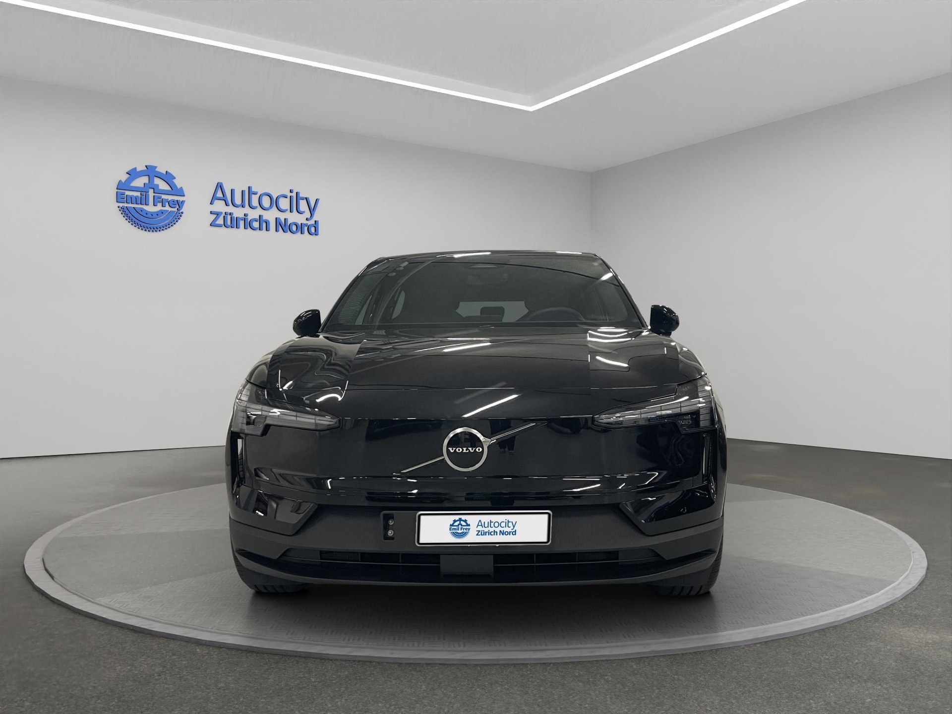 VOLVO EX30 E60 Plus-image-1