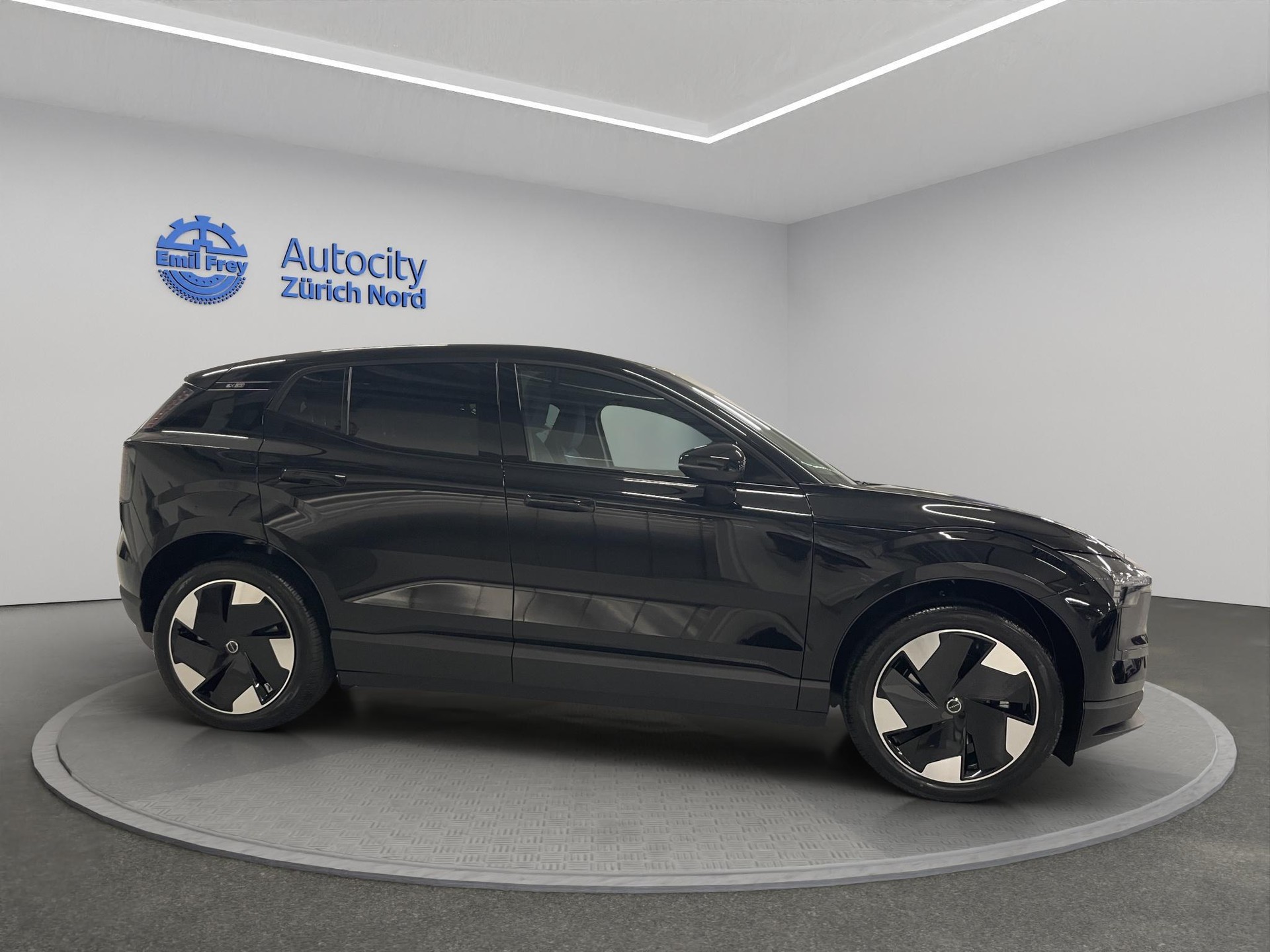 VOLVO EX30 E60 Plus-image-3
