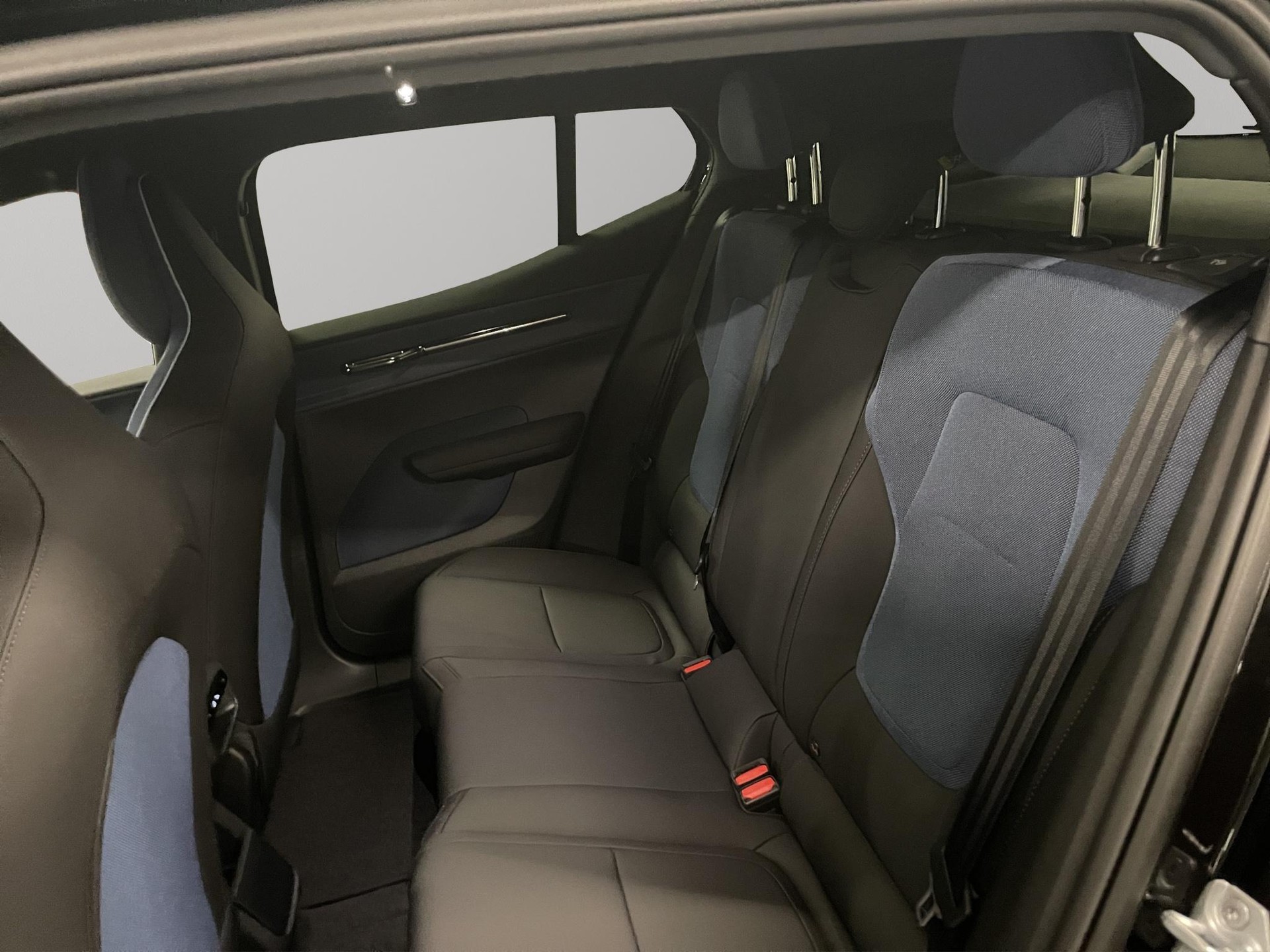 VOLVO EX30 E60 Plus-image-11