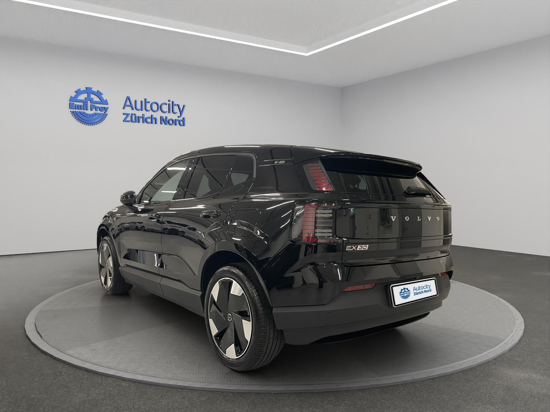 VOLVO EX30 E60 Plus-image-2