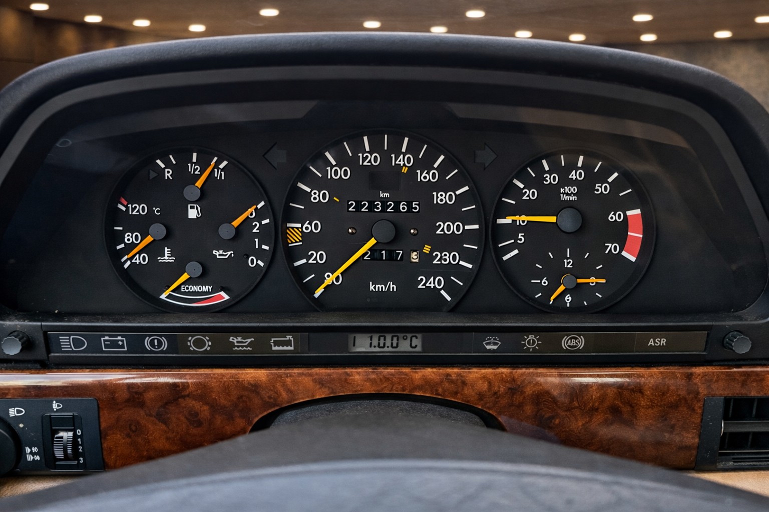 MERCEDES-BENZ 500 SEC Automatic-image-12