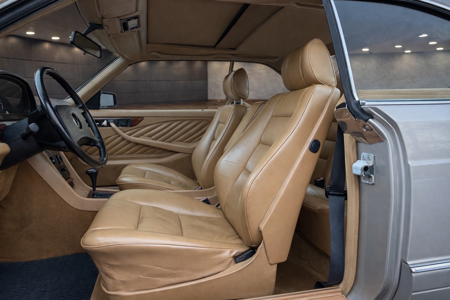 MERCEDES-BENZ 500 SEC Automatic-image-10