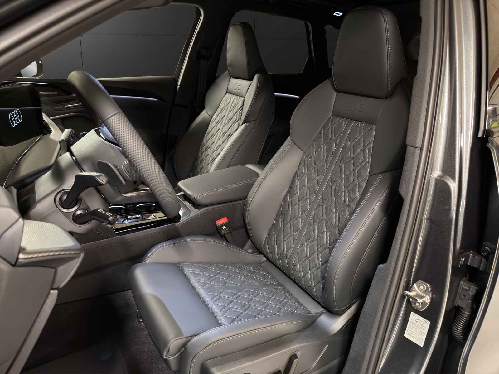 AUDI SQ5 TFSI quattro S-tronic-image-9