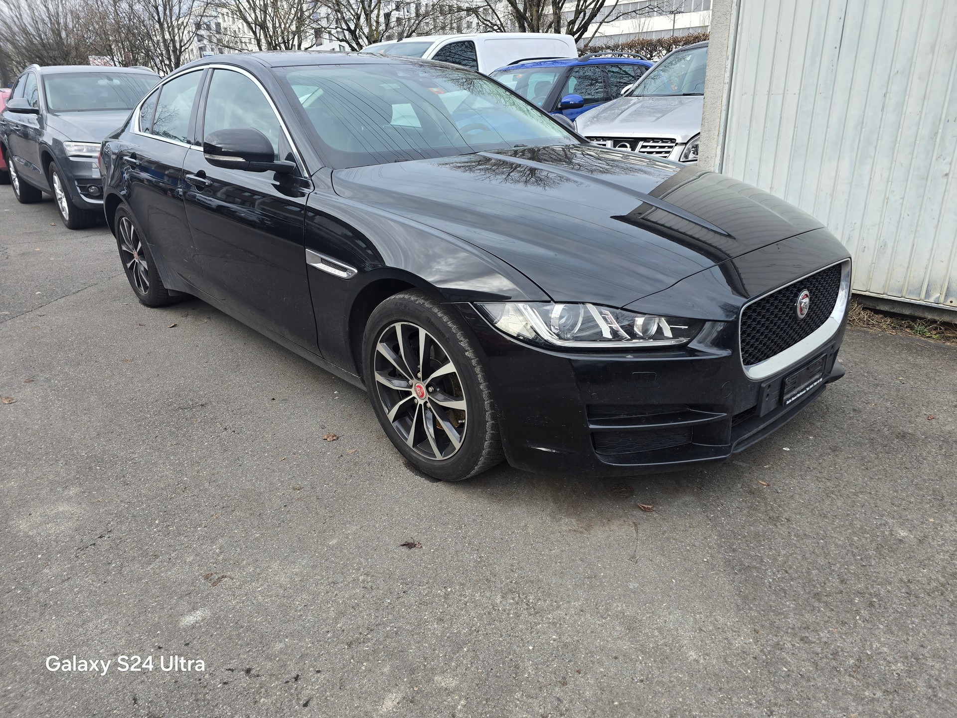 JAGUAR XE E-Performance 20d R-Sport Automatic-image-2