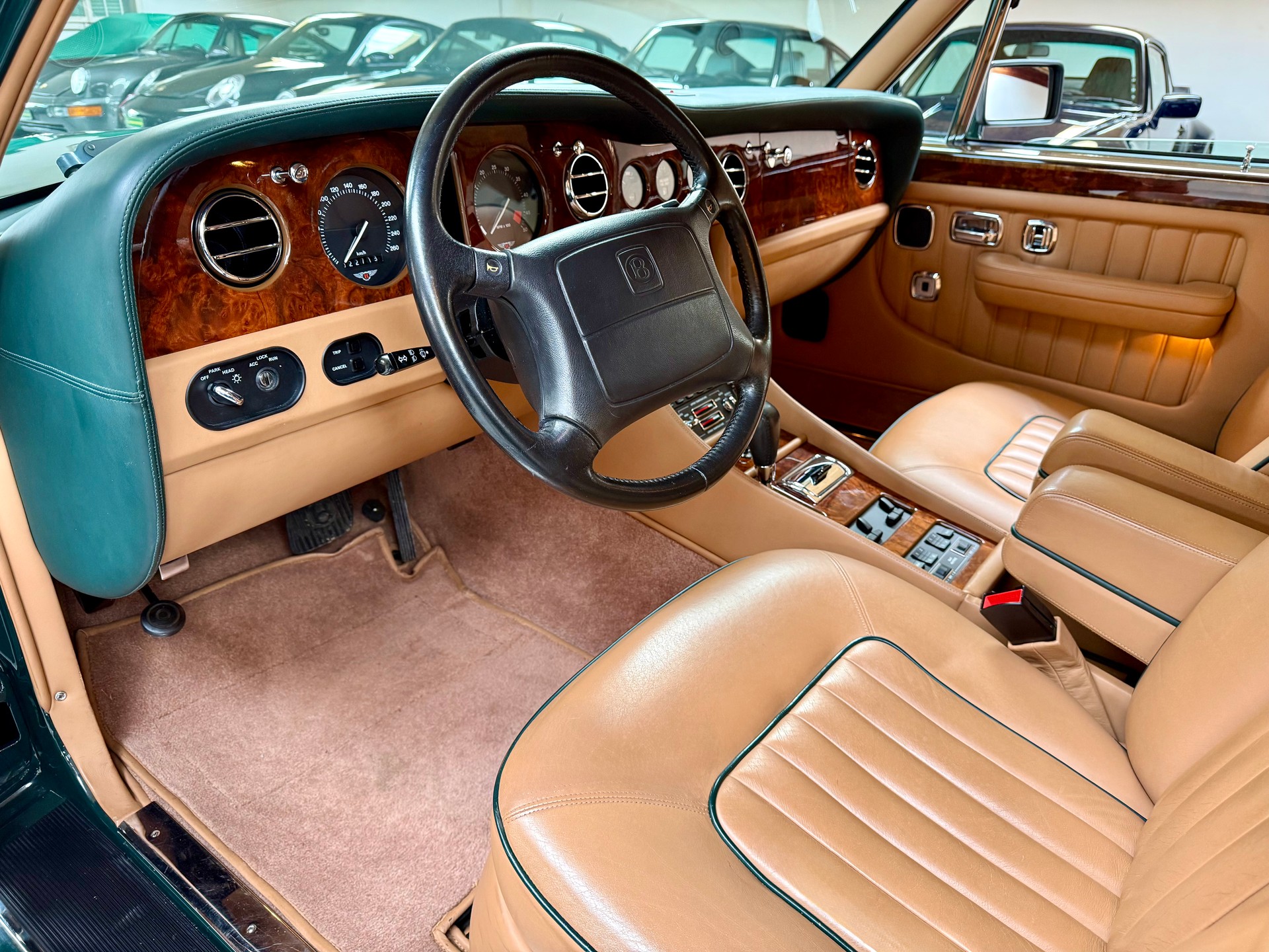 BENTLEY Brooklands LWB-image-9