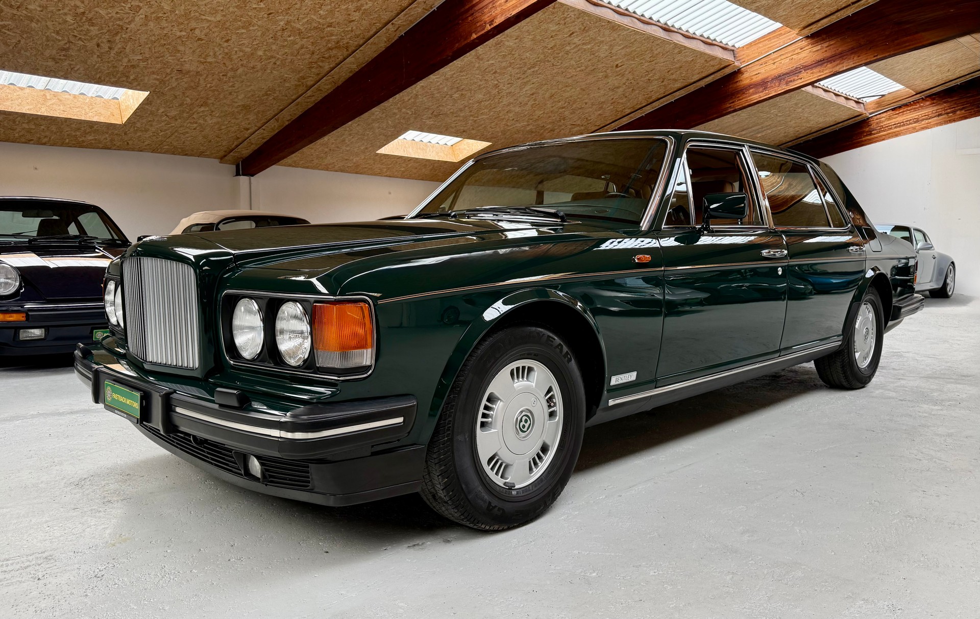 BENTLEY Brooklands LWB-image-0