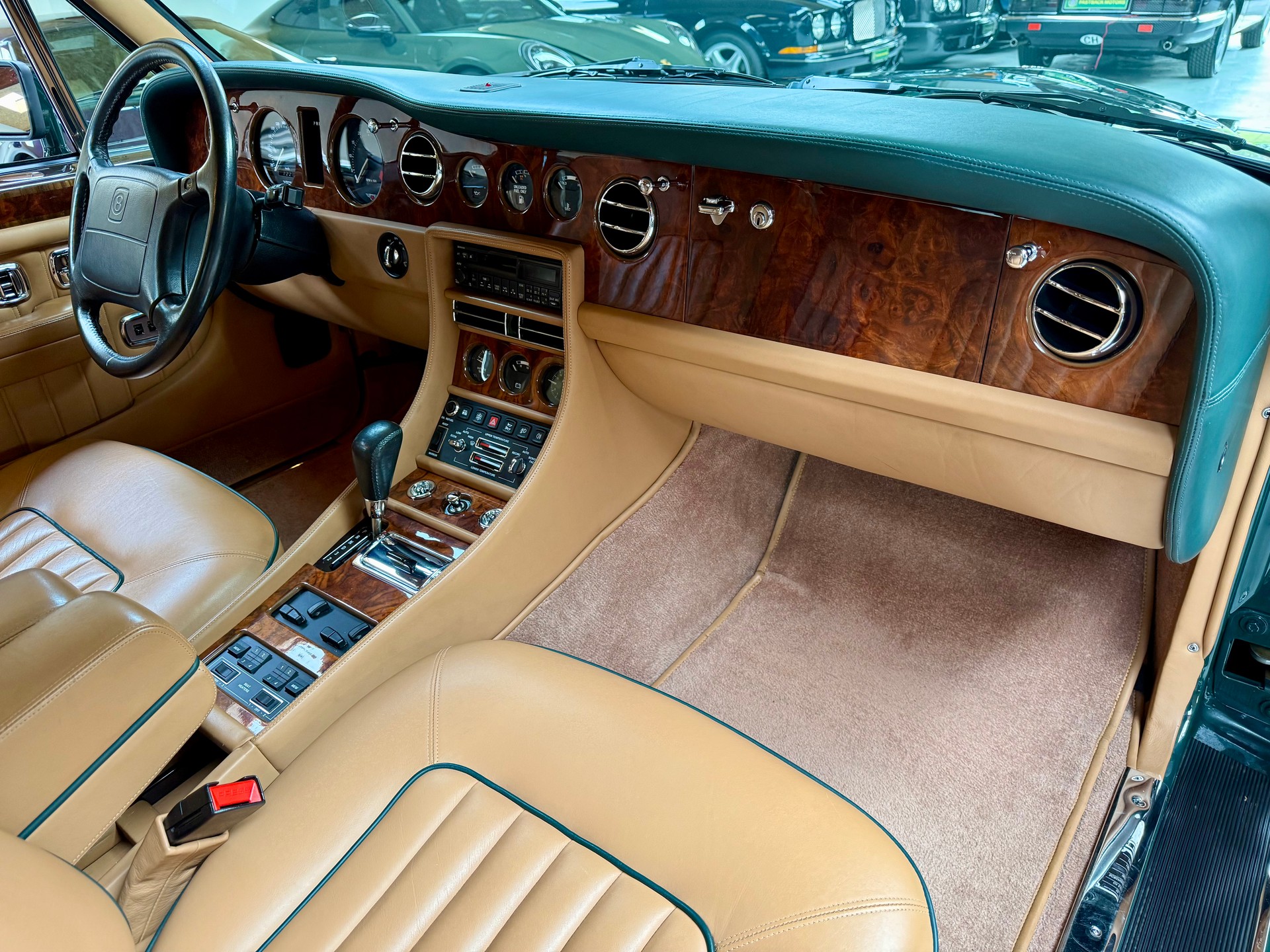 BENTLEY Brooklands LWB-image-13