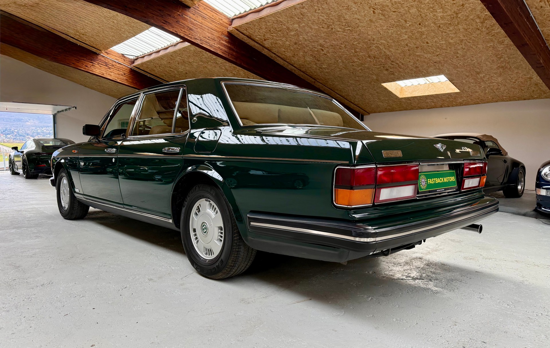 BENTLEY Brooklands LWB-image-2
