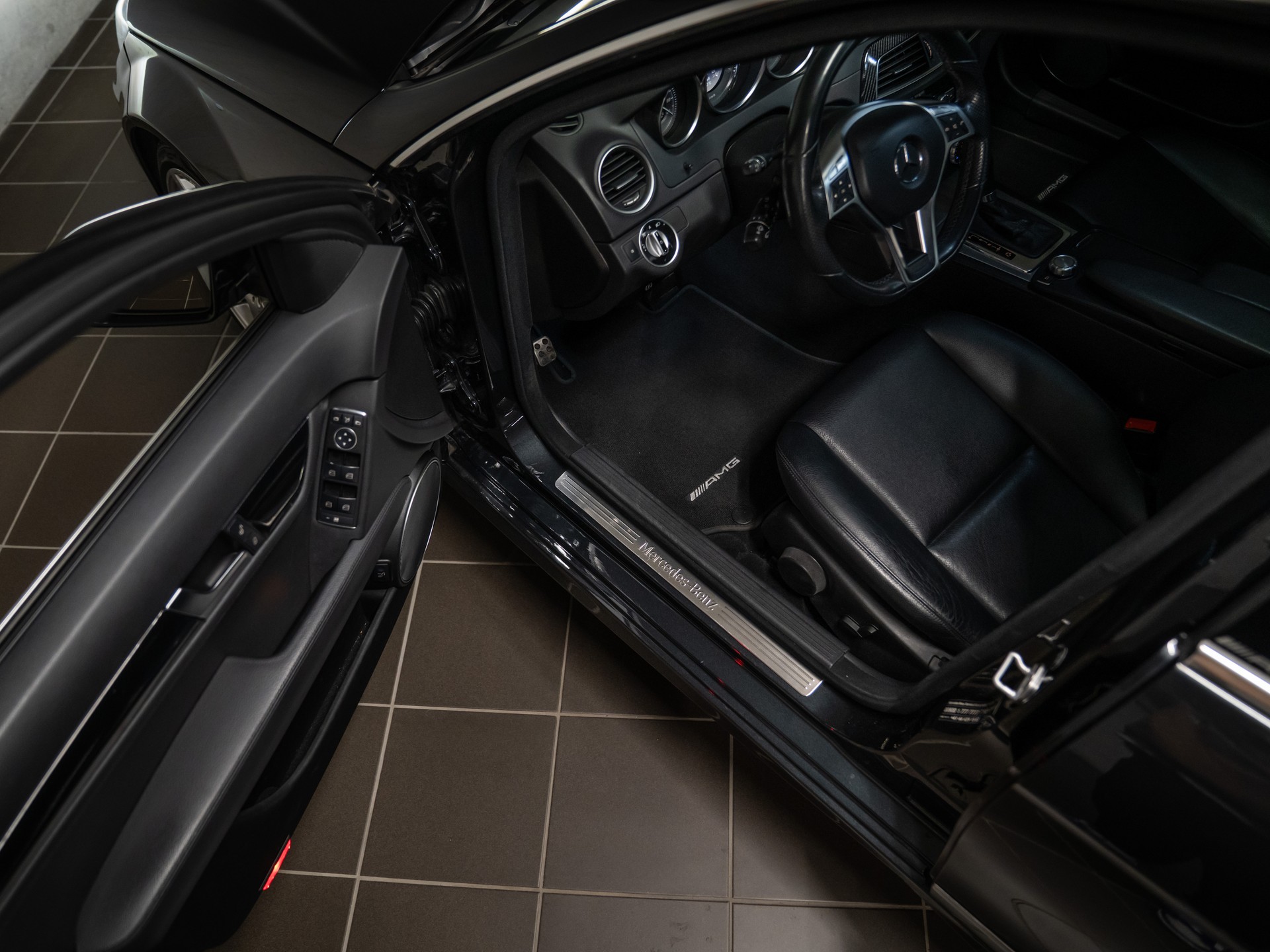MERCEDES-BENZ C 250 CDI Avantgarde 4Matic 7G-Tronic-image-5