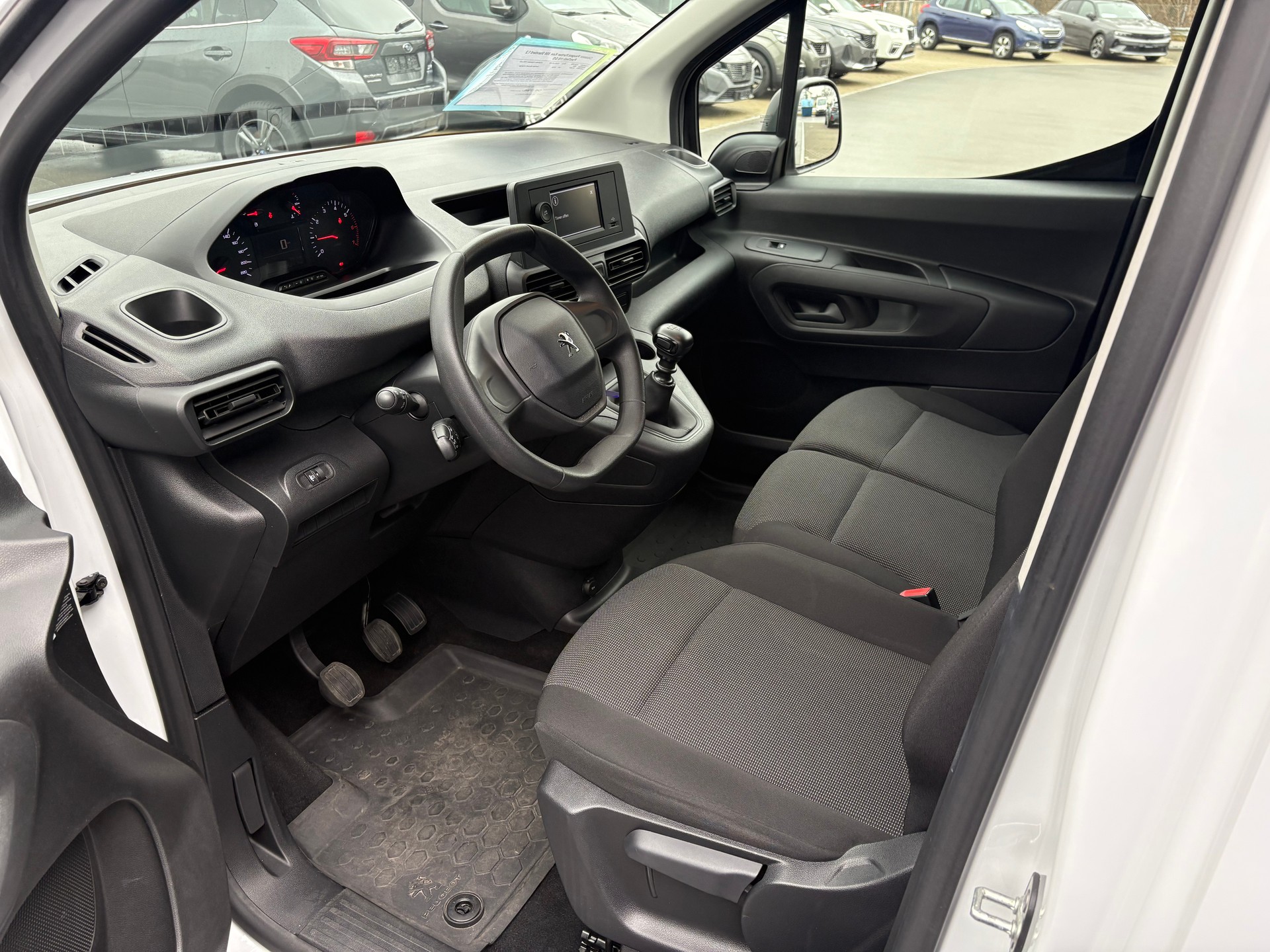 PEUGEOT Partner Kaw. 650 Standard 1.2 PureTech 110 S/S-image-7