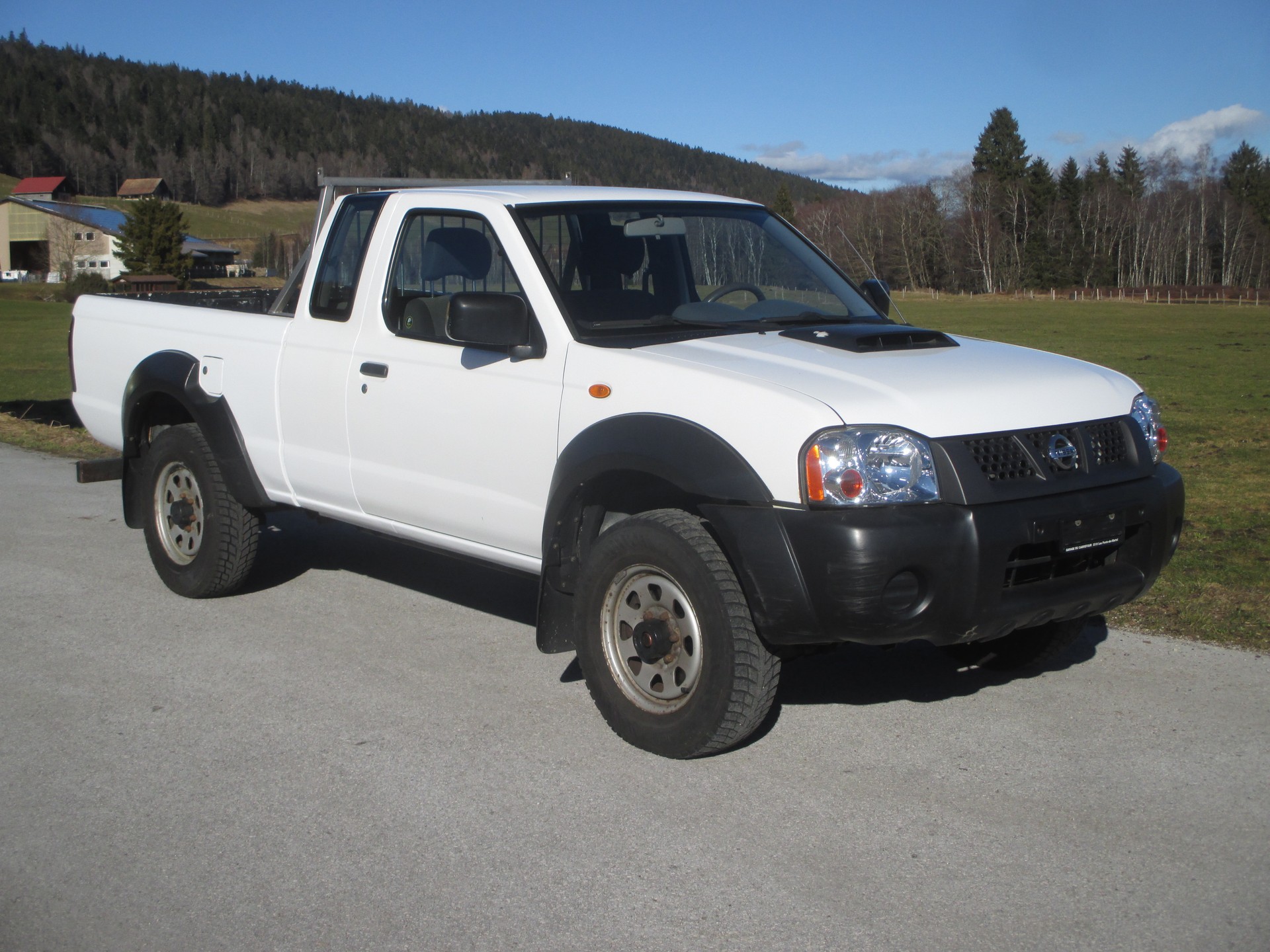 NISSAN NP300 4x4 King Cab-image-2
