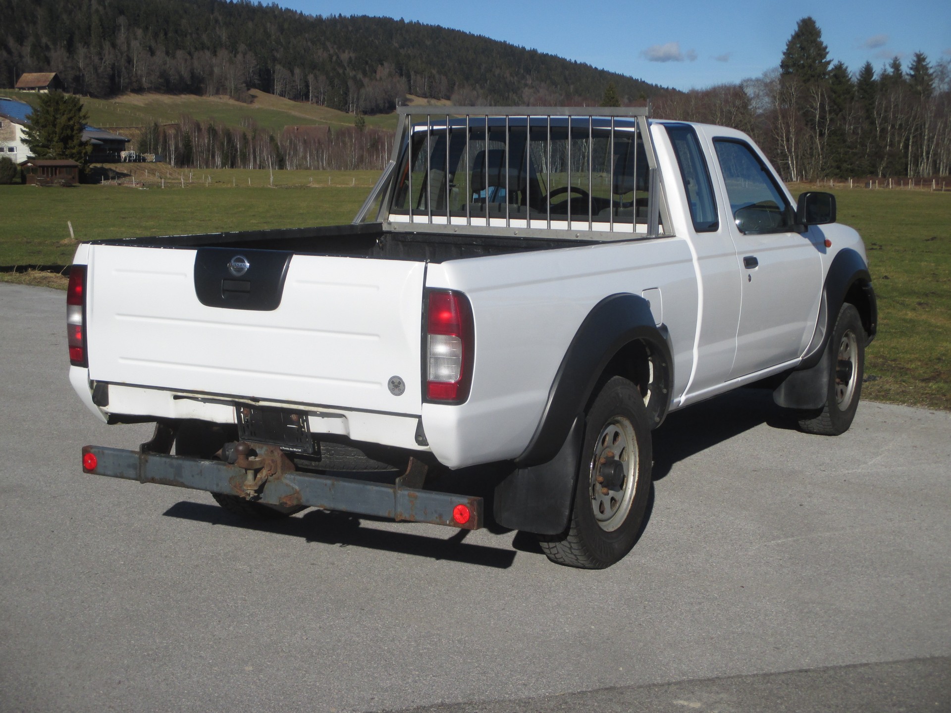 NISSAN NP300 4x4 King Cab-image-1