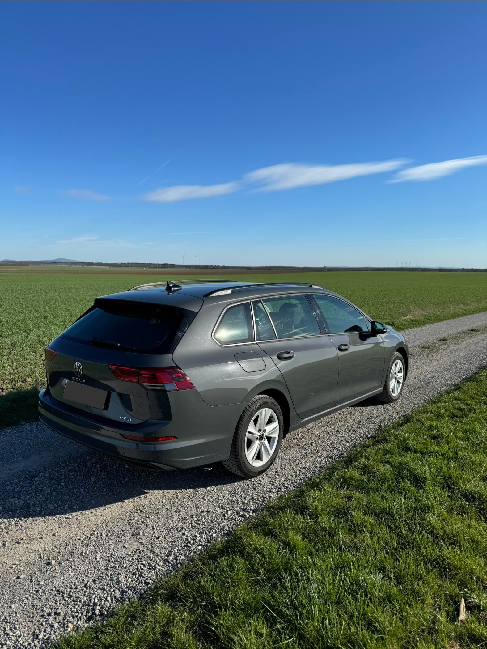 VW Golf Variant 1.5 eTSI mHEV Life-image-1
