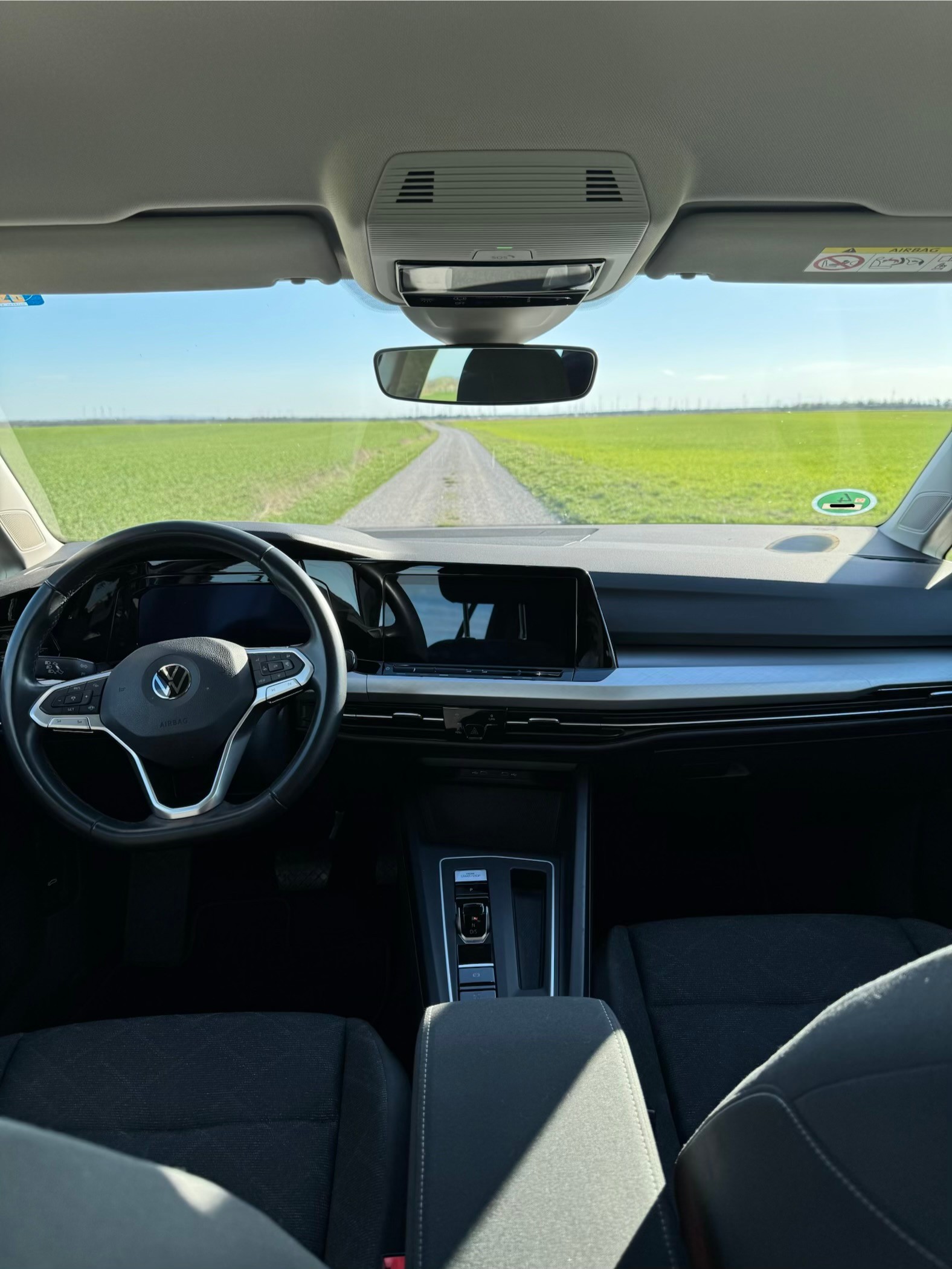 VW Golf Variant 1.5 eTSI mHEV Life-image-4