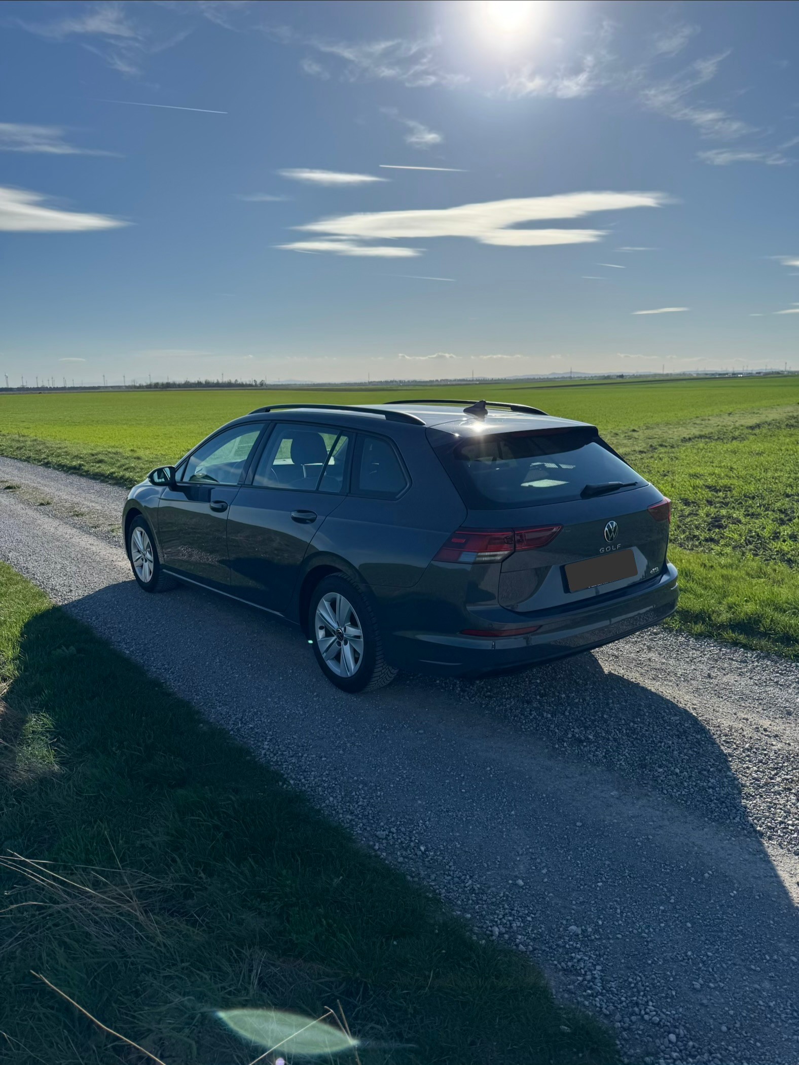VW Golf Variant 1.5 eTSI mHEV Life-image-2
