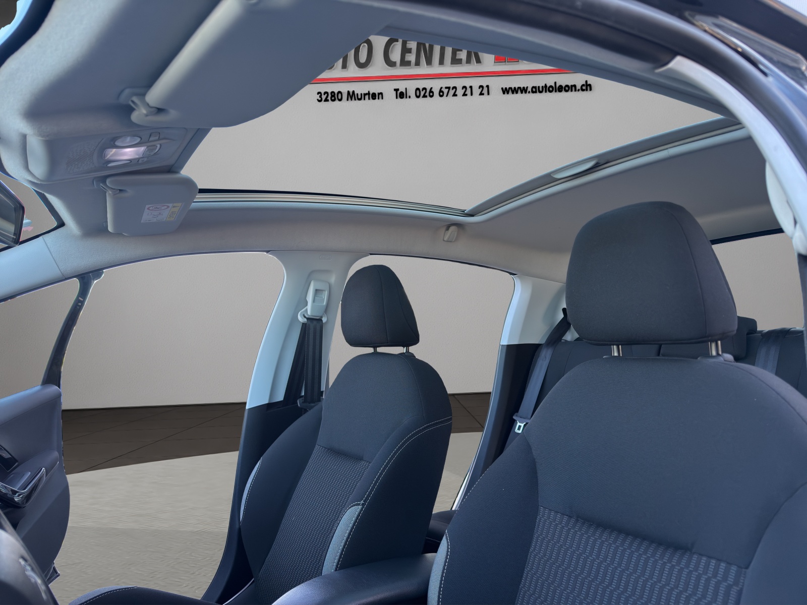 PEUGEOT 208 1.2 PureTech Style-image-17