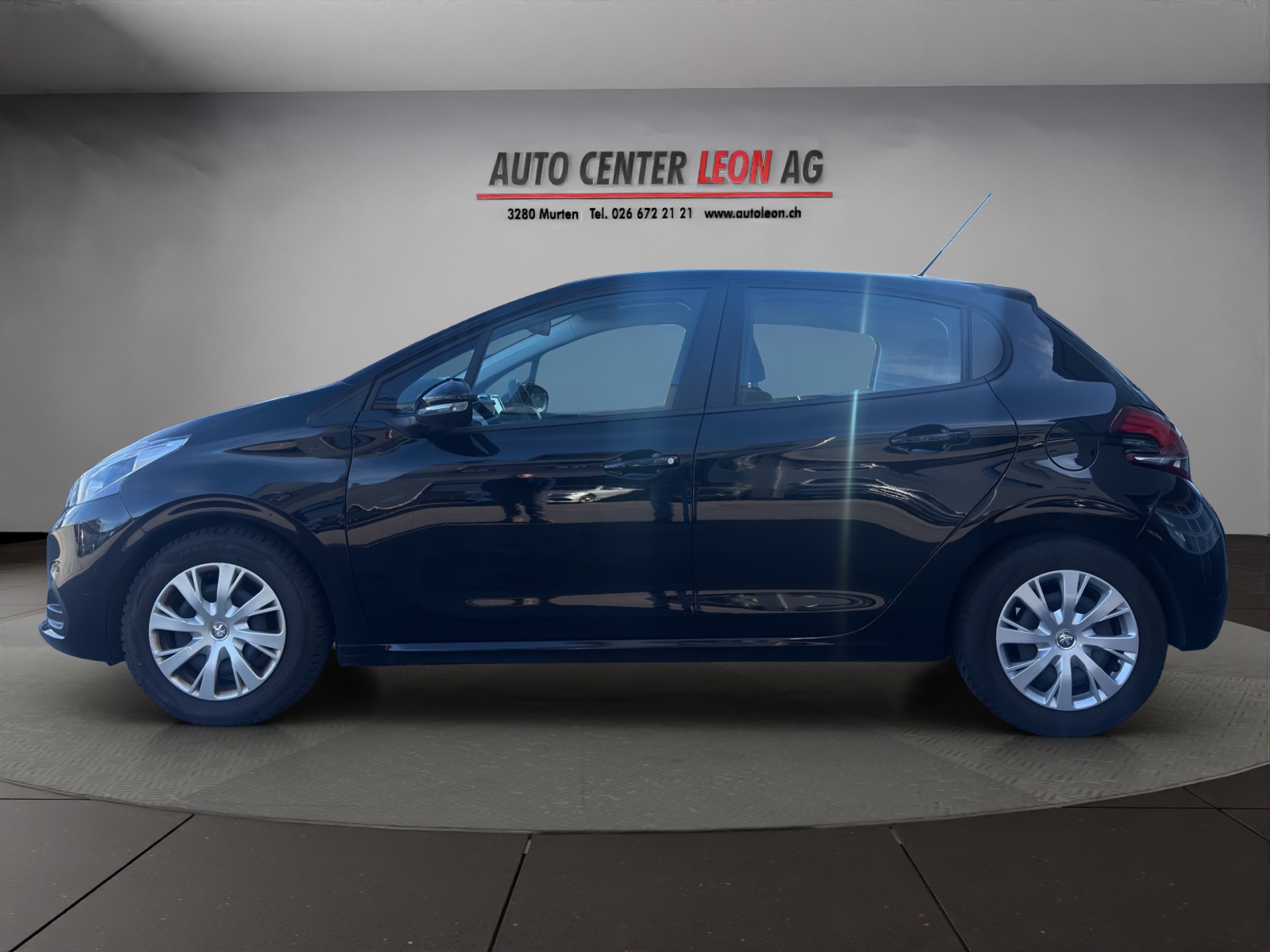 PEUGEOT 208 1.2 PureTech Style-image-2