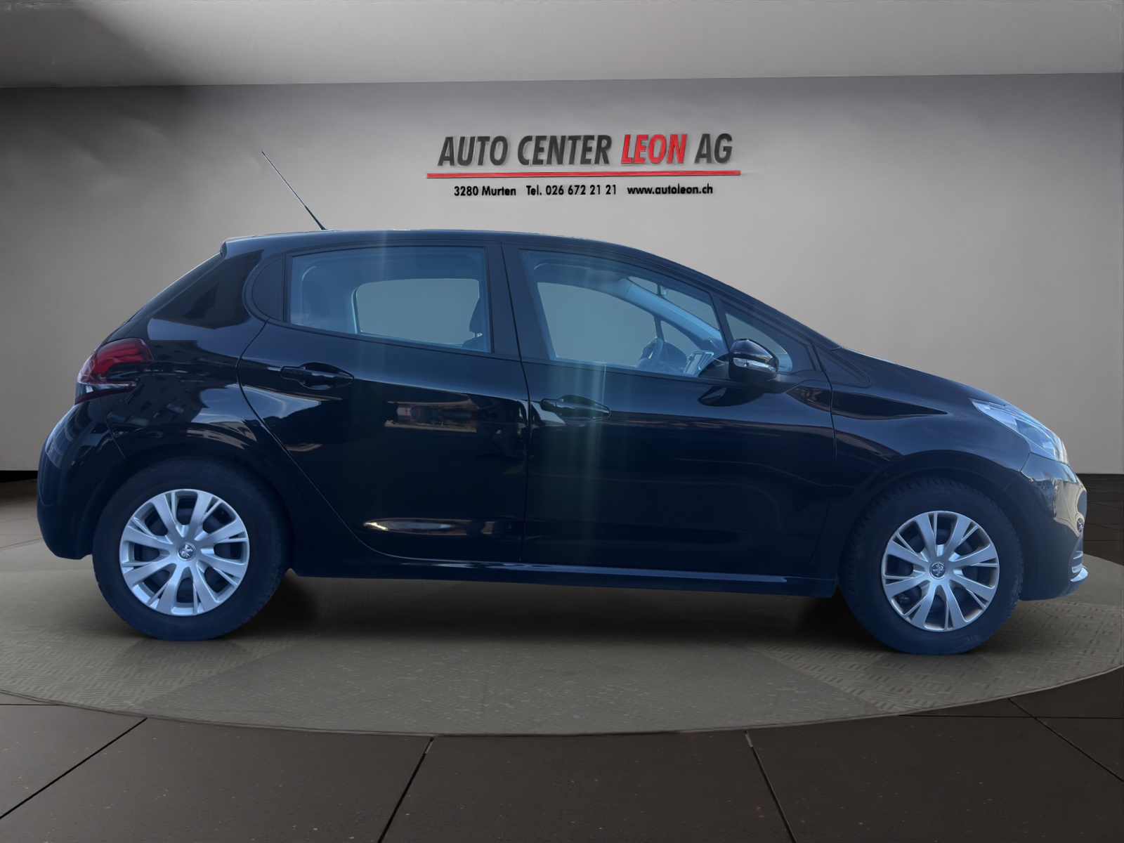 PEUGEOT 208 1.2 PureTech Style-image-6
