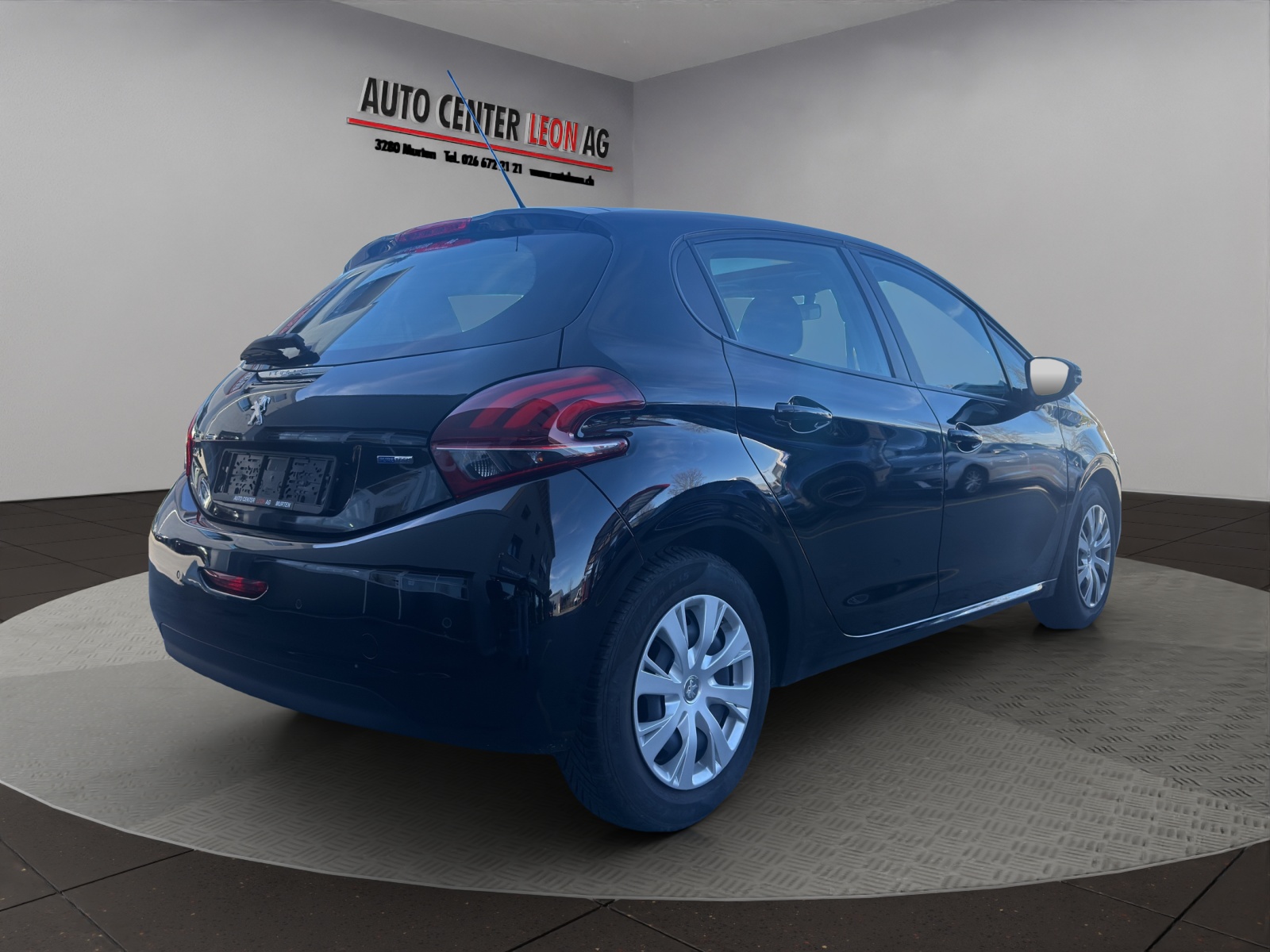 PEUGEOT 208 1.2 PureTech Style-image-5