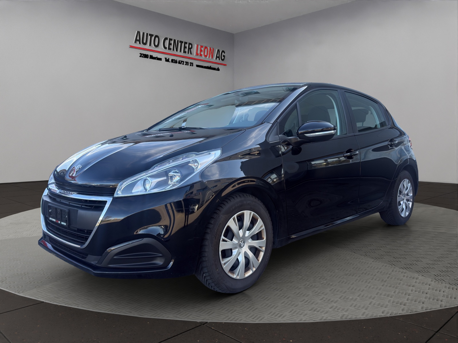 PEUGEOT 208 1.2 PureTech Style-image-1