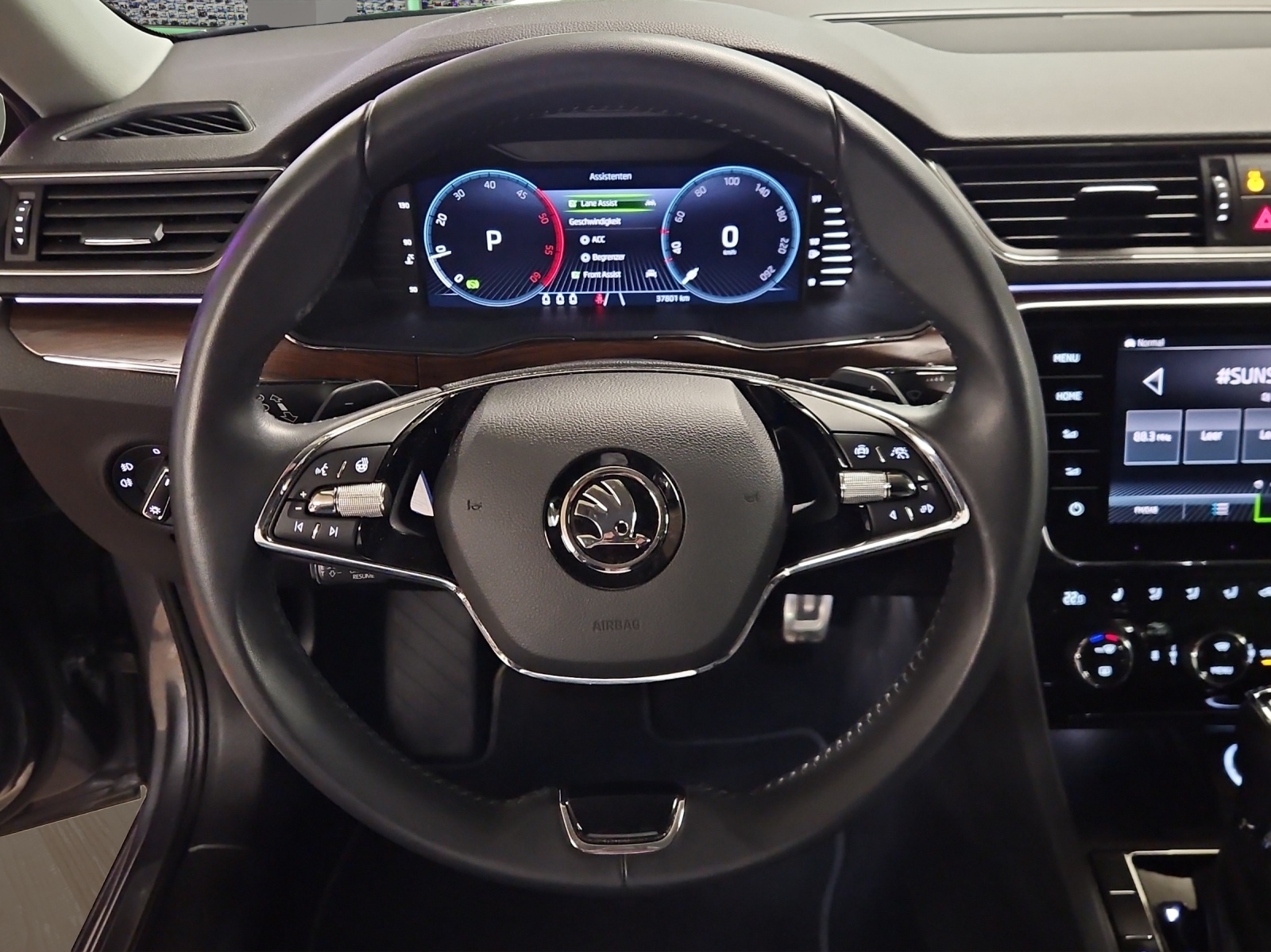 SKODA Superb Combi 2.0 TDi SportLine Light 4x4 DSG-image-10