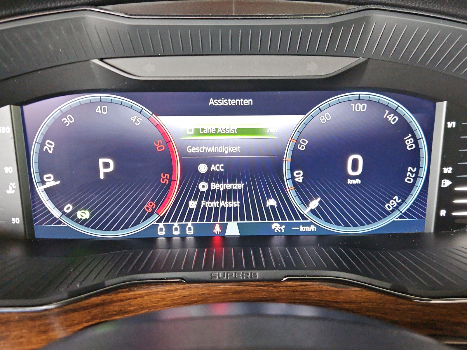 SKODA Superb 2.0 TDi Scout 4x4 DSG-image-11