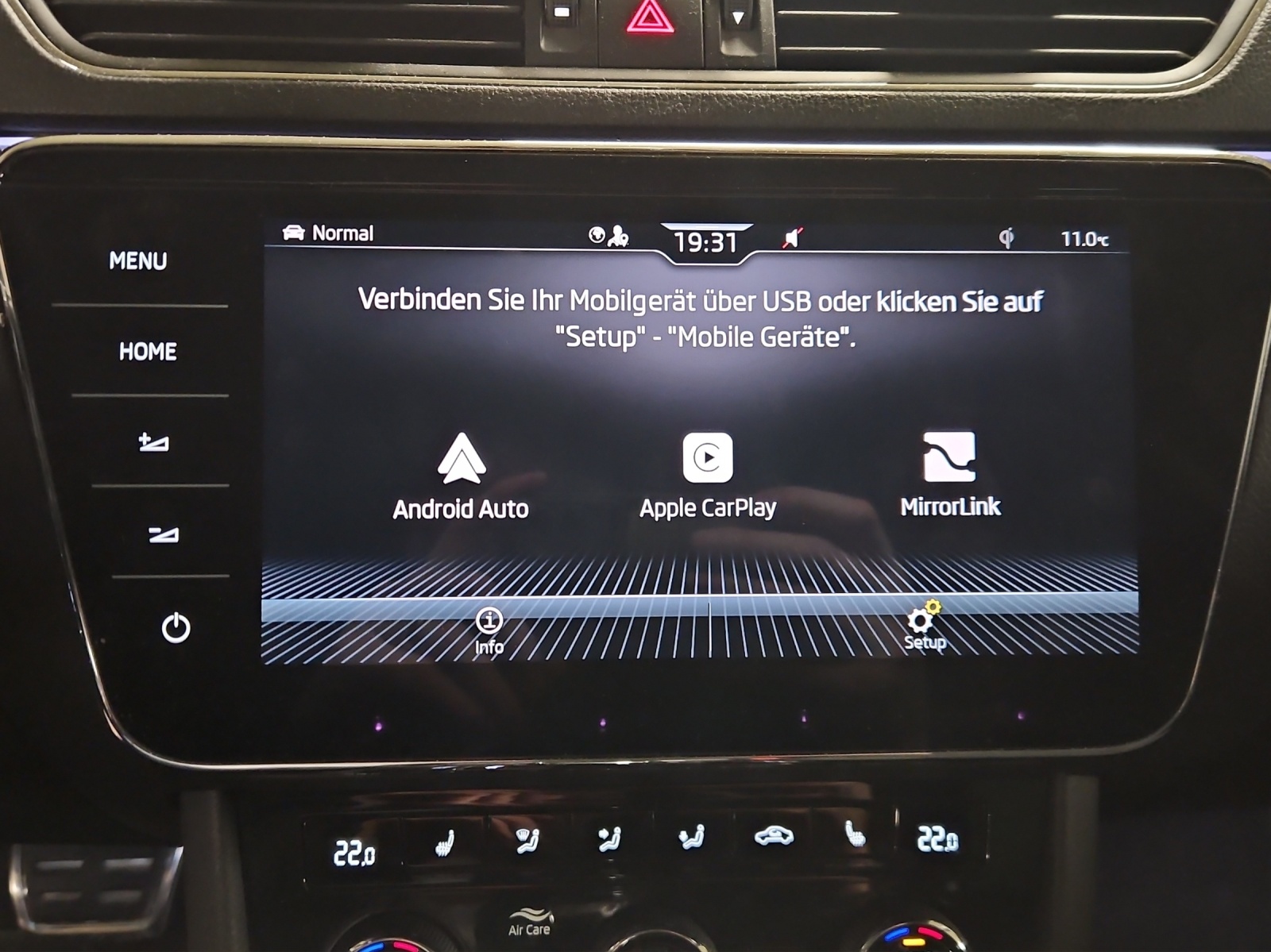 SKODA Superb 2.0 TDi Scout 4x4 DSG-image-17