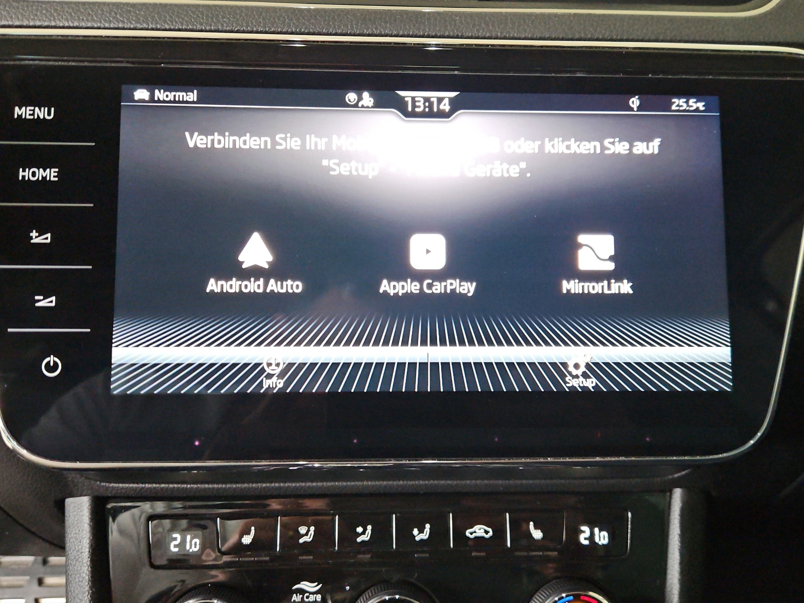 SKODA Superb 2.0 TDi Scout 4x4 DSG-image-15