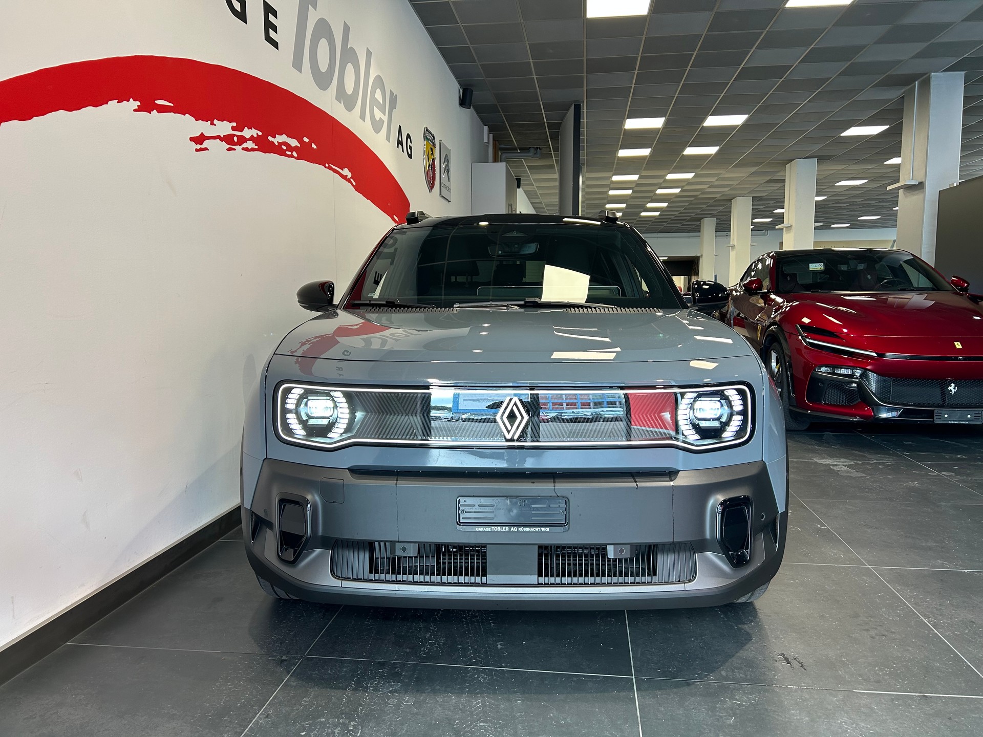 RENAULT R4 E-Tech Comfort Range 52 kWh Iconic-image-3