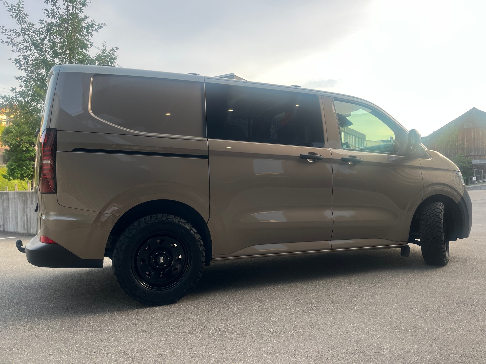 VW Transporter 2.0 TDI-image-2