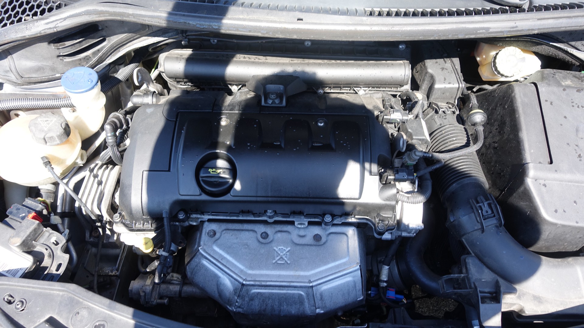 PEUGEOT 207 1.6 16V Sport-image-12