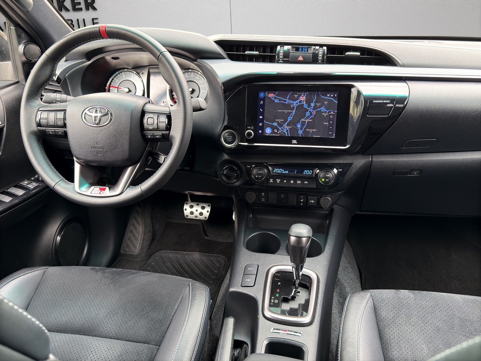 TOYOTA Hilux 2.8d GR Sport II Double Cab 4x4 A-image-14