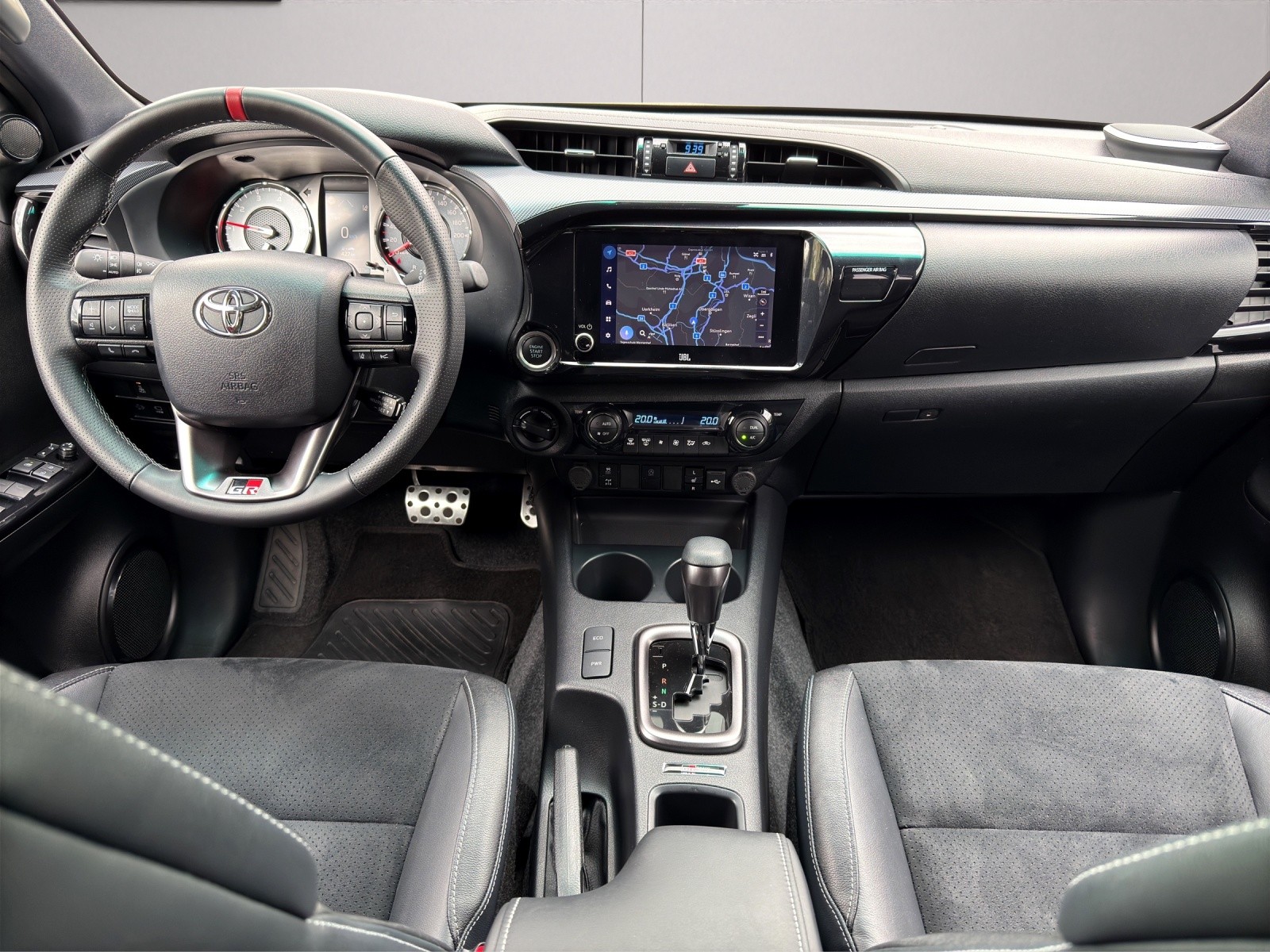 TOYOTA Hilux 2.8d GR Sport II Double Cab 4x4 A-image-13