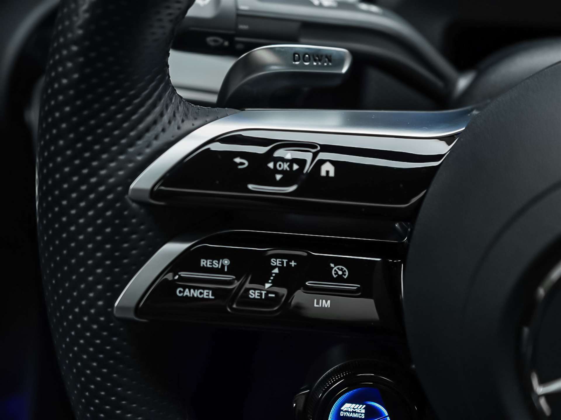 MERCEDES-BENZ A 35 AMG 4Matic+ 8G-DCT *Limousine*Panorama*Aero Paket*Multibeam LED*-image-28