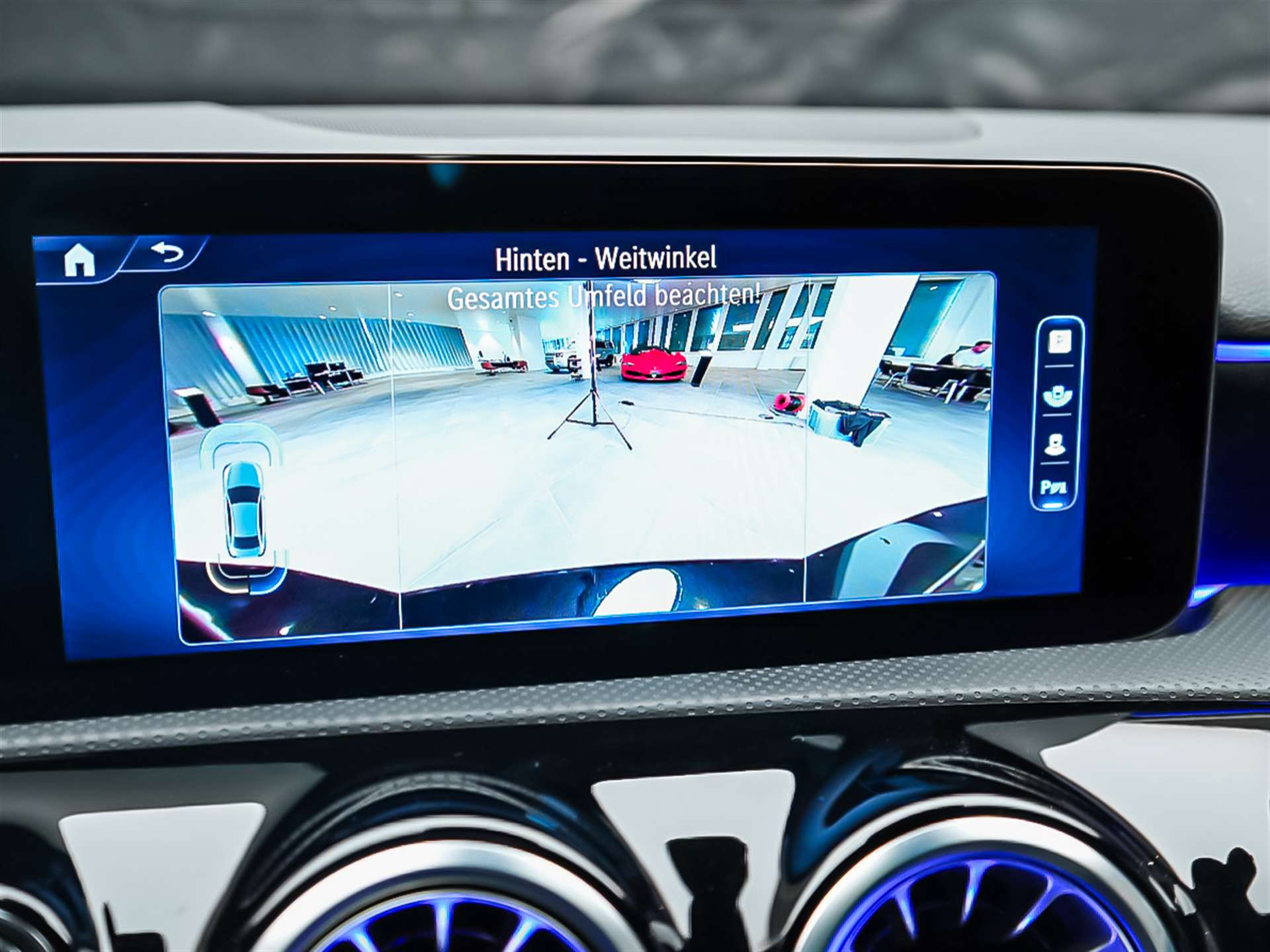 MERCEDES-BENZ A 35 AMG 4Matic+ 8G-DCT *Limousine*Panorama*Aero Paket*Multibeam LED*-image-38