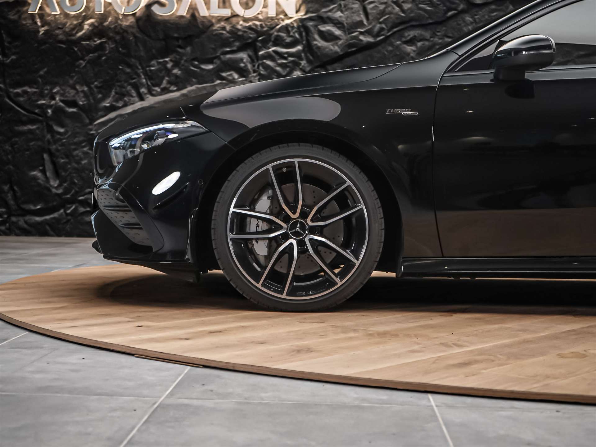 MERCEDES-BENZ A 35 AMG 4Matic+ 8G-DCT *Limousine*Panorama*Aero Paket*Multibeam LED*-image-17