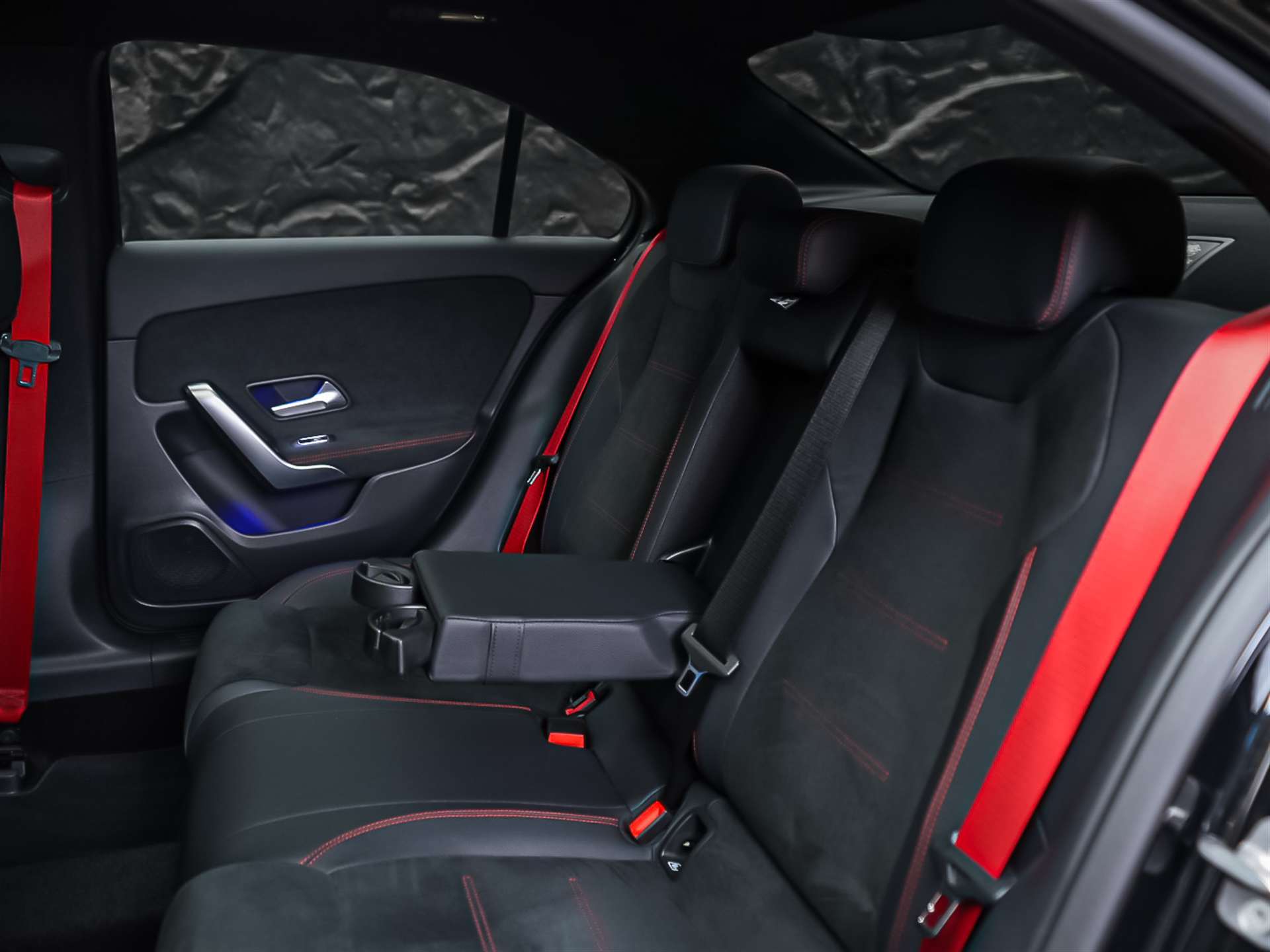 MERCEDES-BENZ A 35 AMG 4Matic+ 8G-DCT *Limousine*Panorama*Aero Paket*Multibeam LED*-image-14