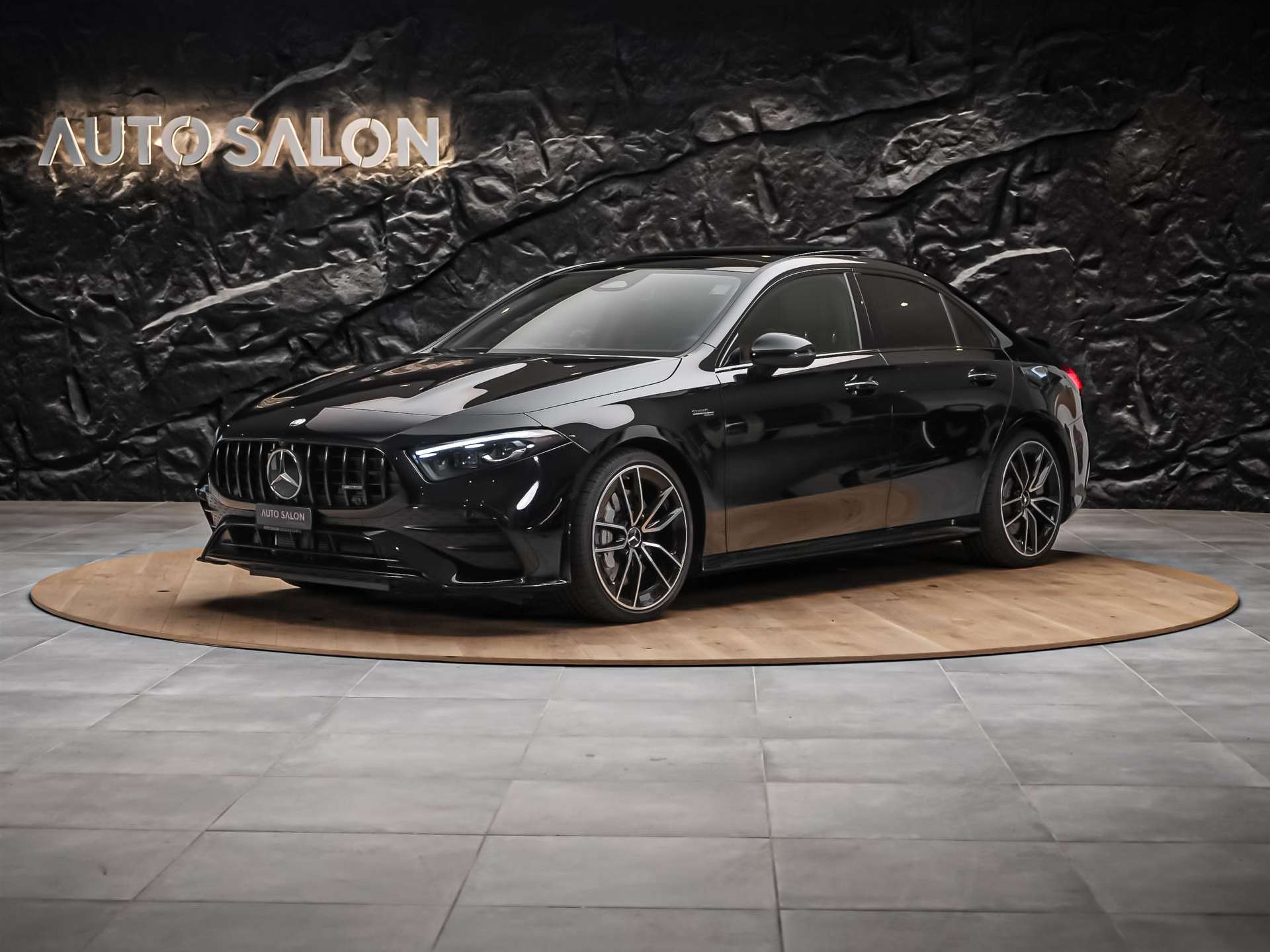 MERCEDES-BENZ A 35 AMG 4Matic+ 8G-DCT *Limousine*Panorama*Aero Paket*Multibeam LED*-image-1