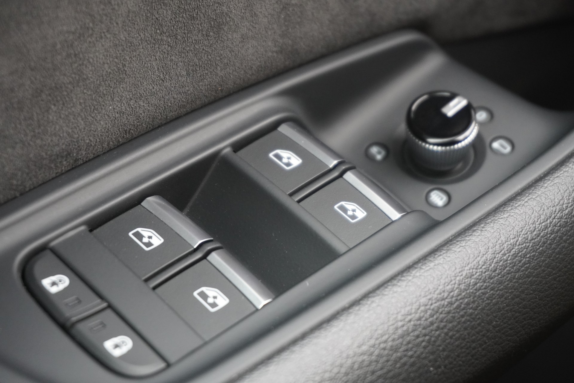 AUDI Q8 55 TFSI Black Edition quattro tiptronic S-LINE!!!-image-41