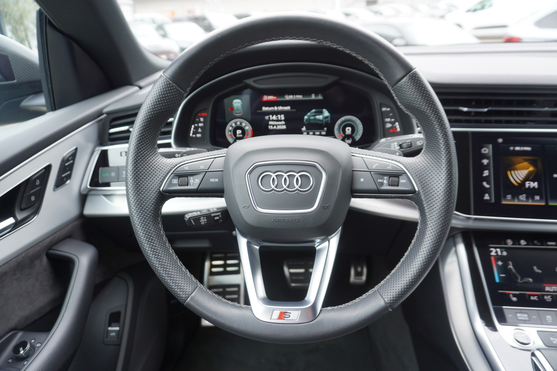 AUDI Q8 55 TFSI Black Edition quattro tiptronic S-LINE!!!-image-18