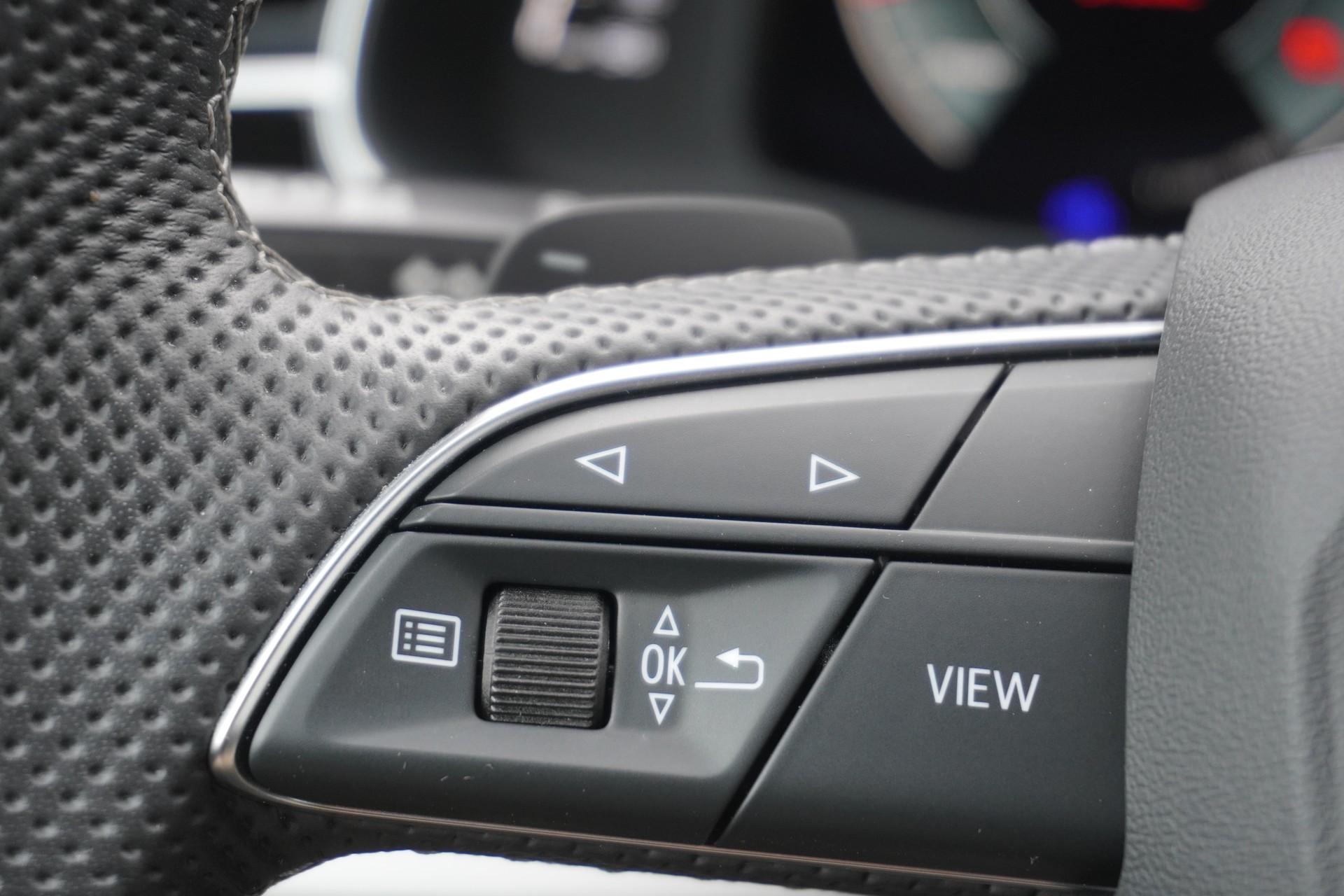 AUDI Q8 55 TFSI Black Edition quattro tiptronic S-LINE!!!-image-38
