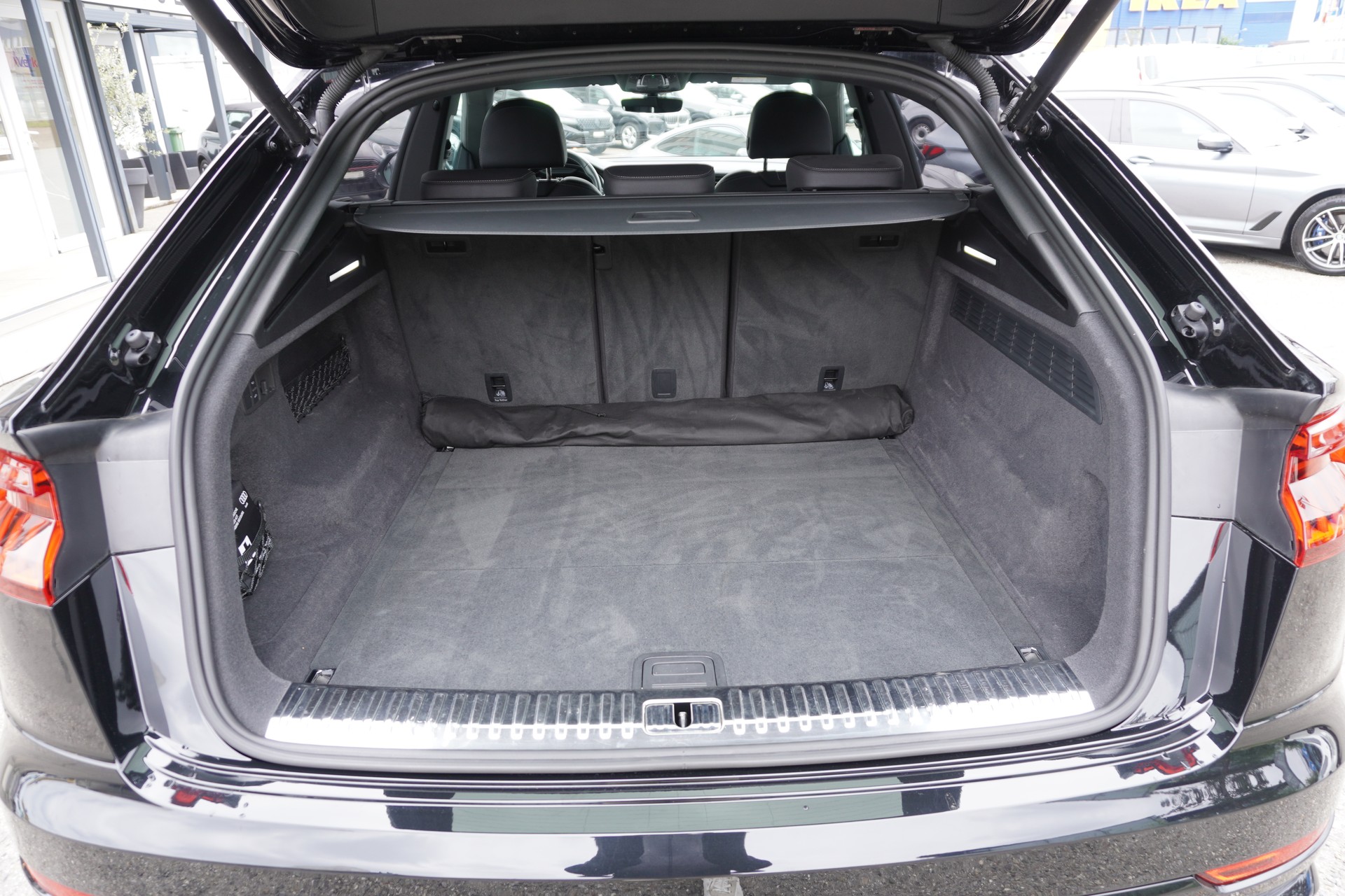 AUDI Q8 55 TFSI Black Edition quattro tiptronic S-LINE!!!-image-9
