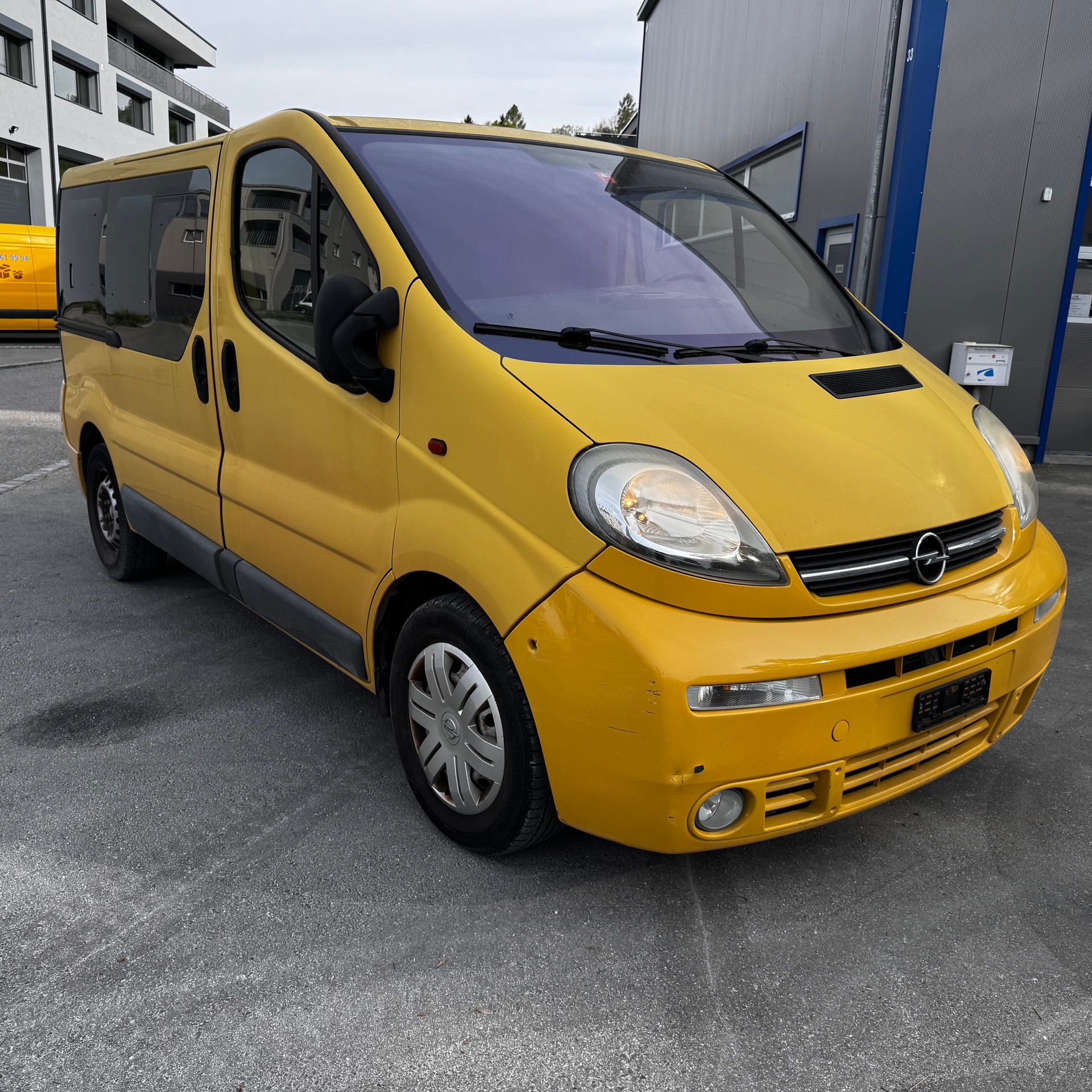 OPEL Vivaro Tour 2.5 CDTI 2.7t-image-2