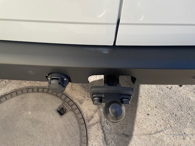 FORD Spez. Preis !! L1H1 320 Trend mit Automat-Getriebe und Anhängerkupplung 2-Plätzer mit Komfortsitze.-image-6