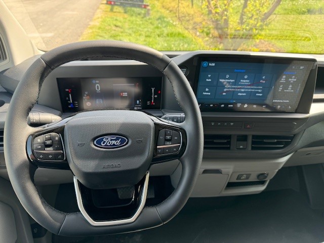 FORD Spez. Preis !! L1H1 320 Trend mit Automat-Getriebe und Anhängerkupplung 2-Plätzer mit Komfortsitze.-image-11