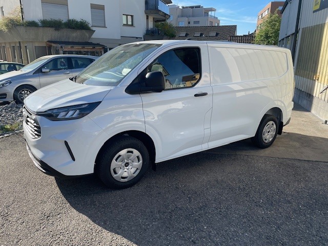 FORD Spez. Preis !! L1H1 320 Trend mit Automat-Getriebe und Anhängerkupplung 2-Plätzer mit Komfortsitze.