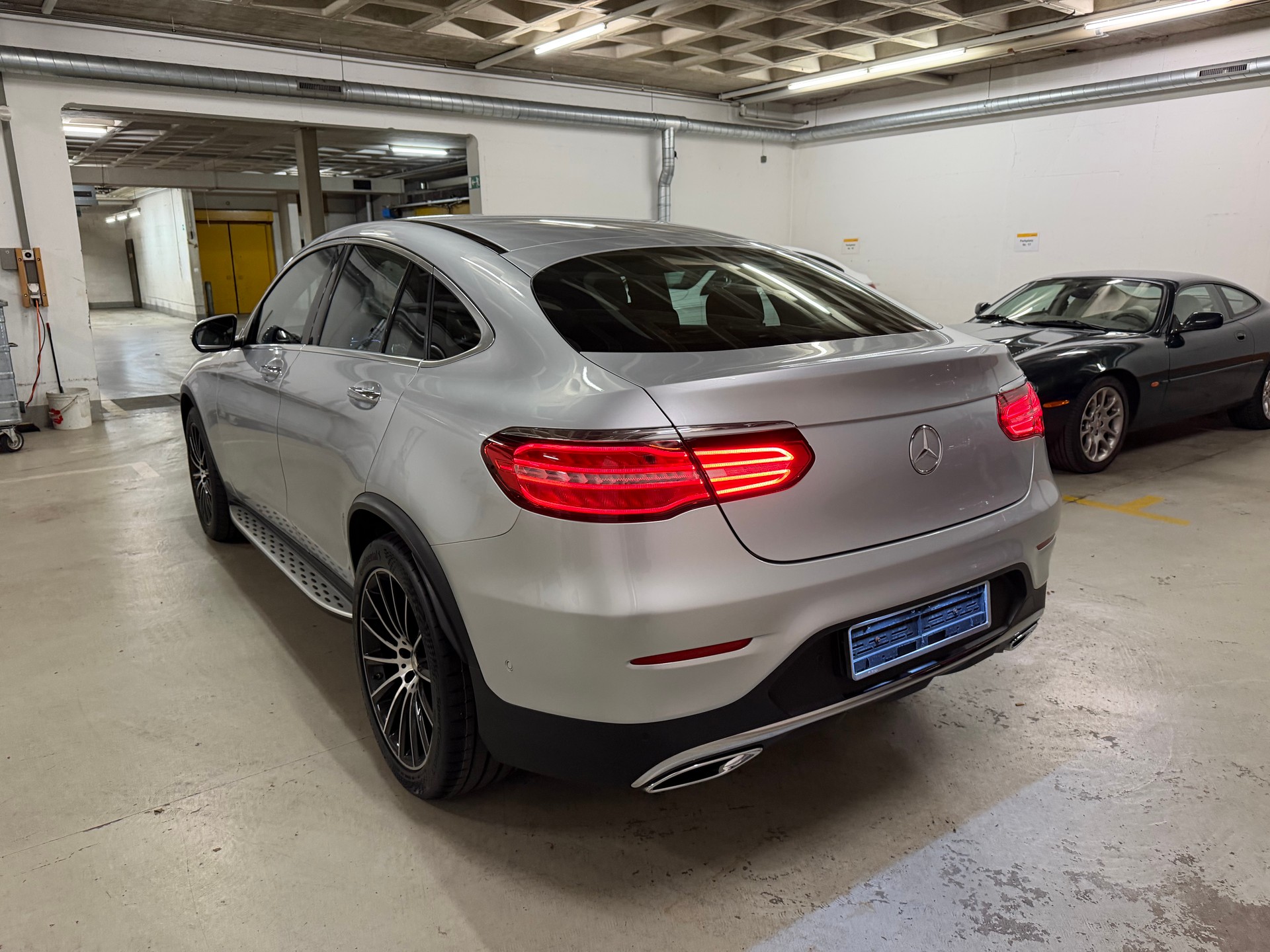 MERCEDES-BENZ GLC Coupé 250 d AMG Line 4Matic 9G-Tronic-image-3