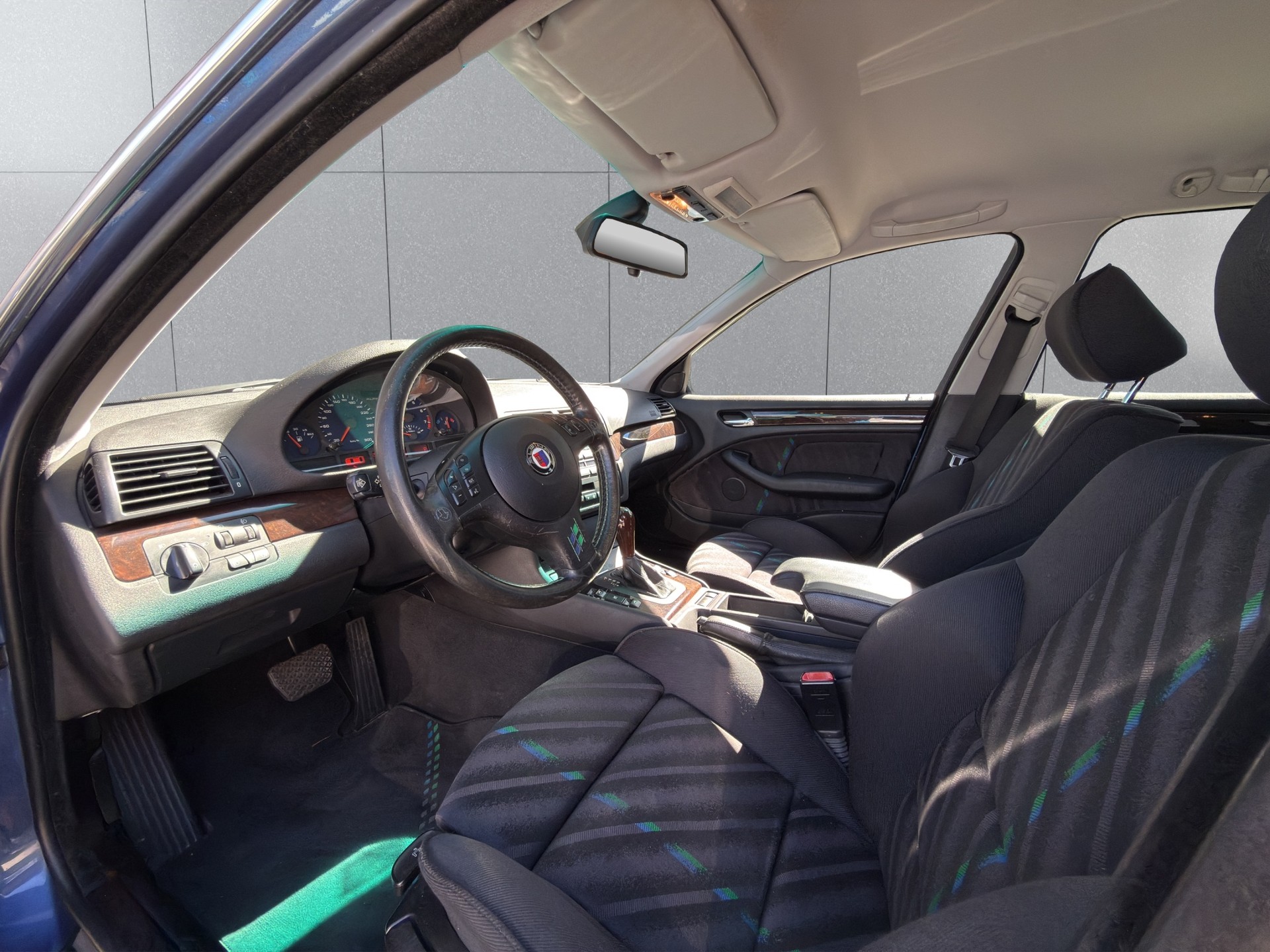 BMW-ALPINA B3 3.3 X Touring S.Tronic 4WD-image-7