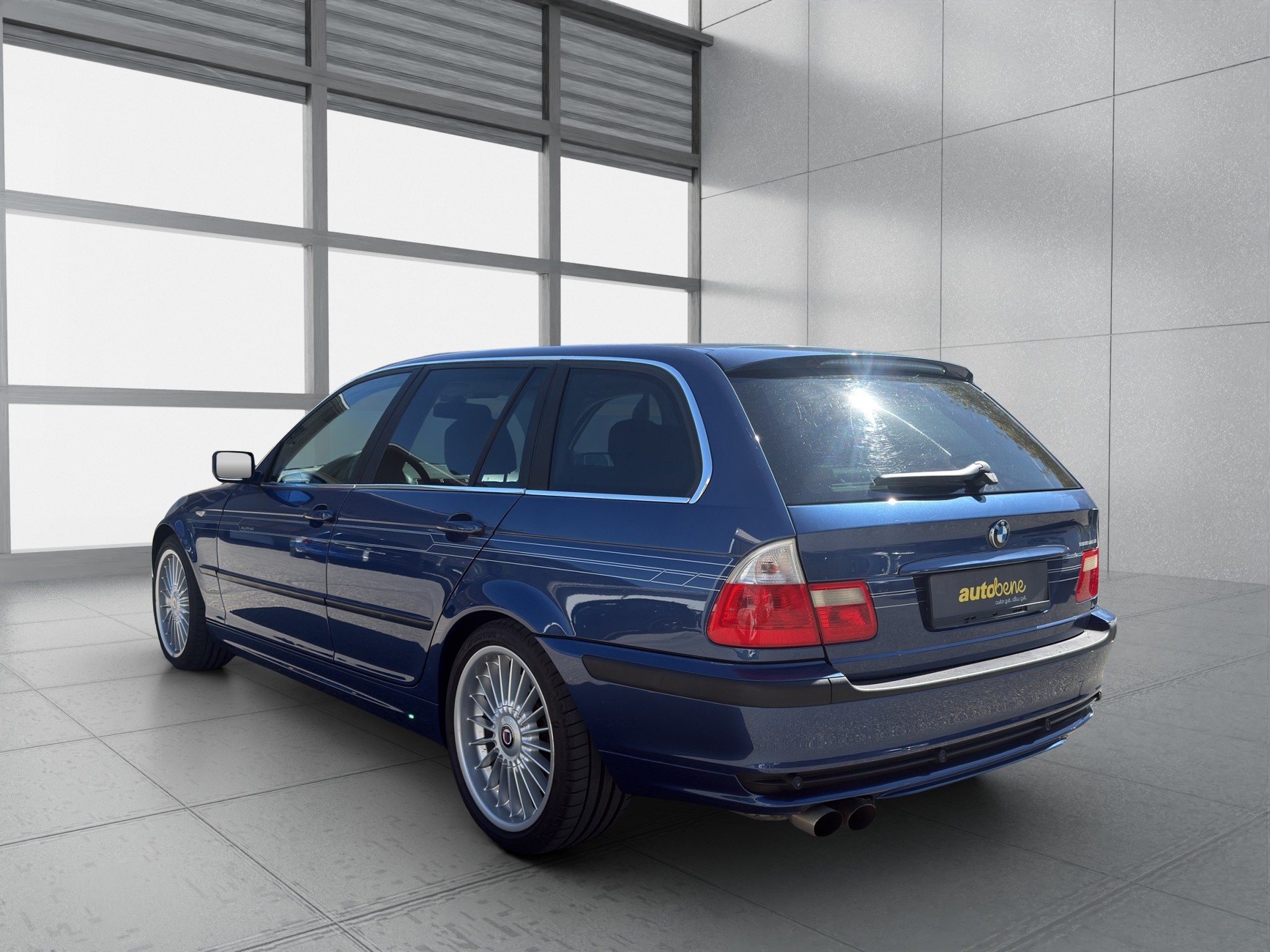BMW-ALPINA B3 3.3 X Touring S.Tronic 4WD-image-4