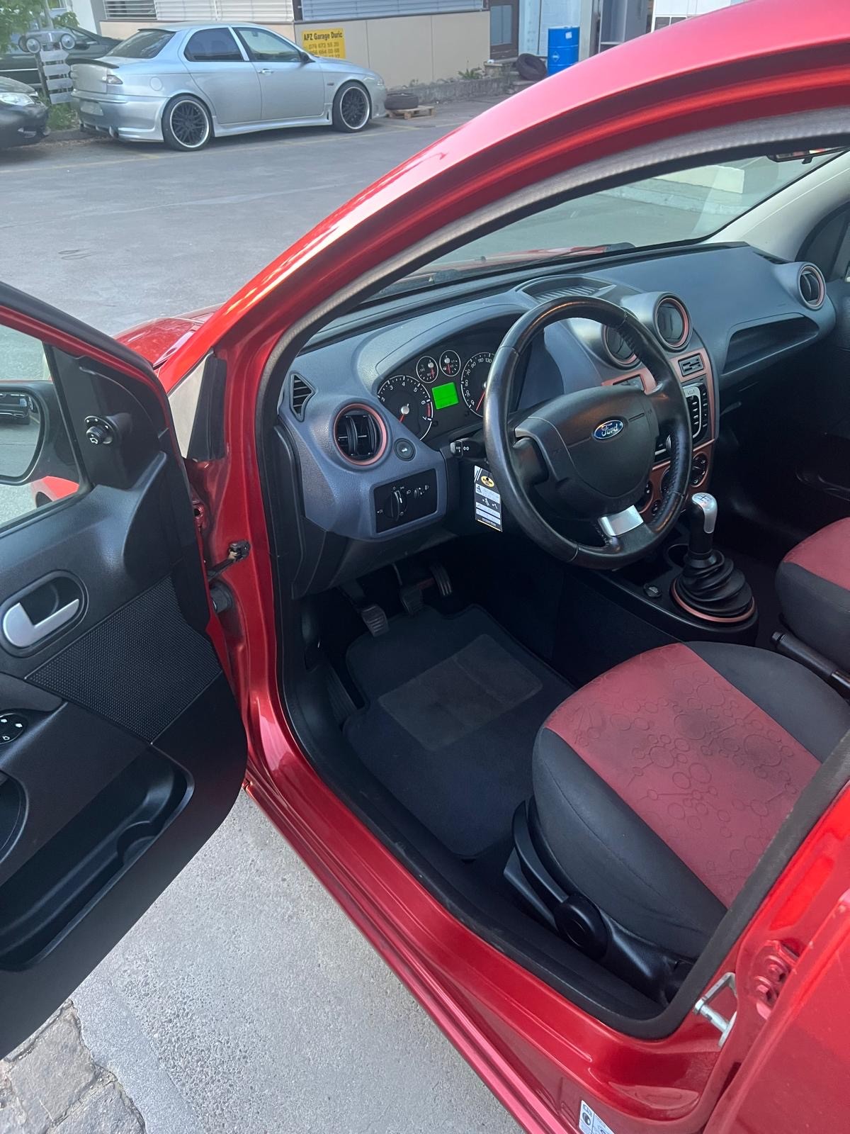 FORD Fiesta 1.4 16V Trend-image-5